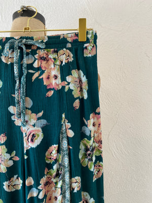 triangle switch flower pants