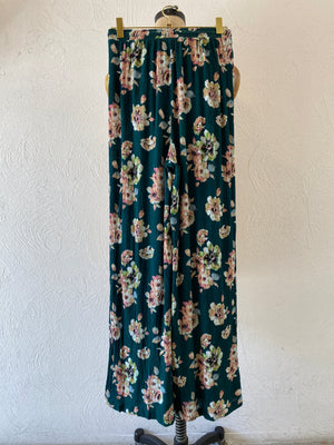 triangle switch flower pants