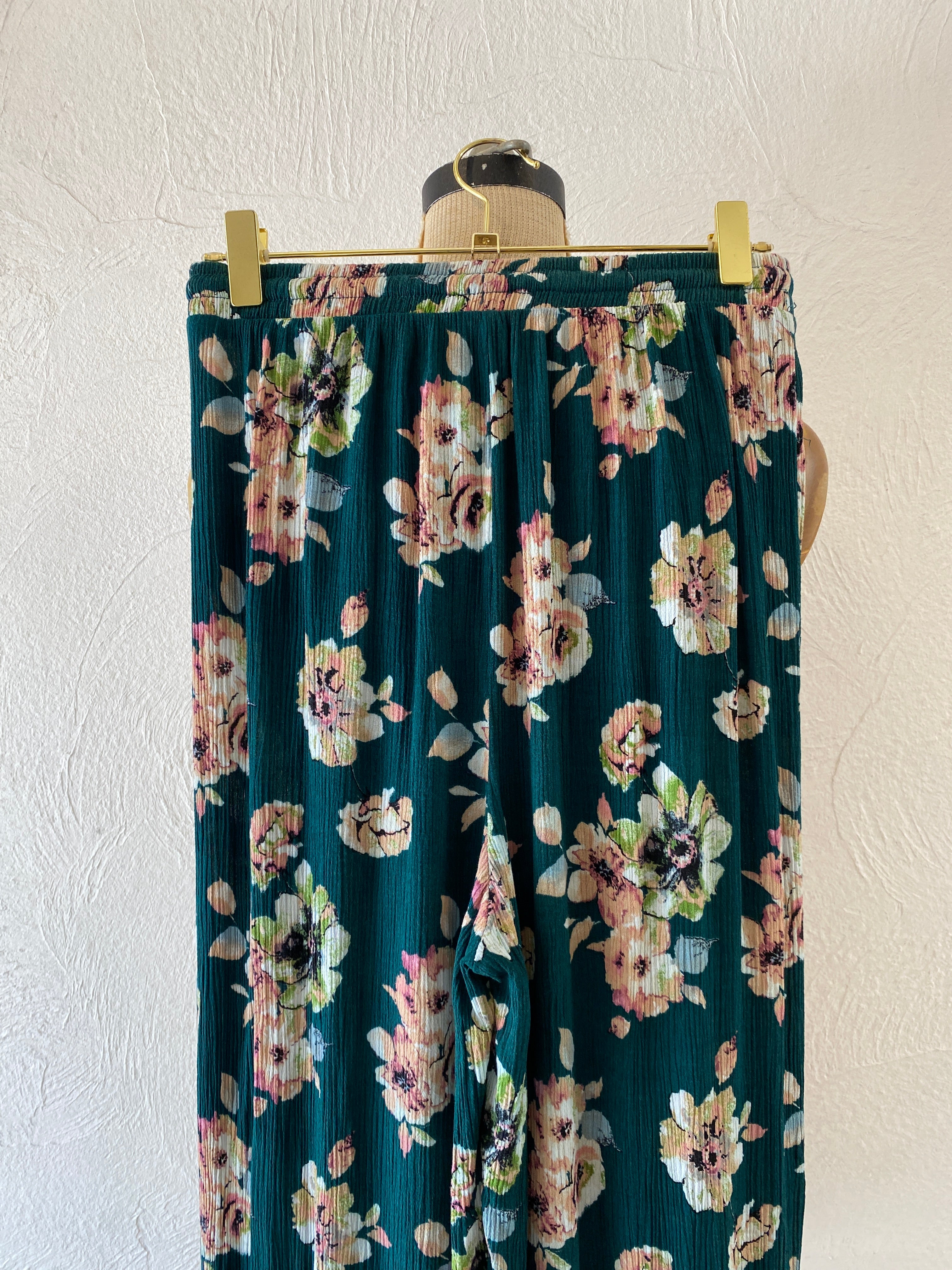 triangle switch flower pants