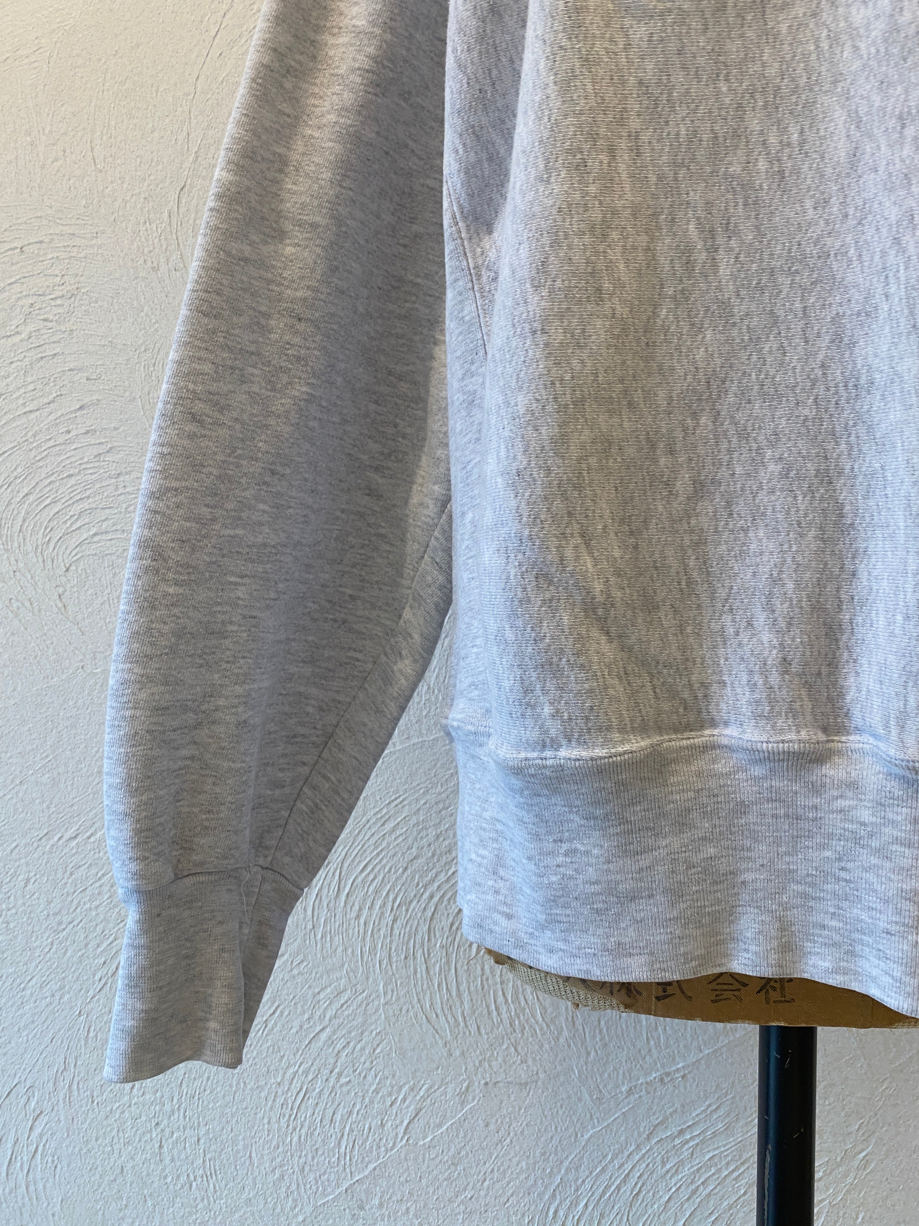 gold logo sweat
