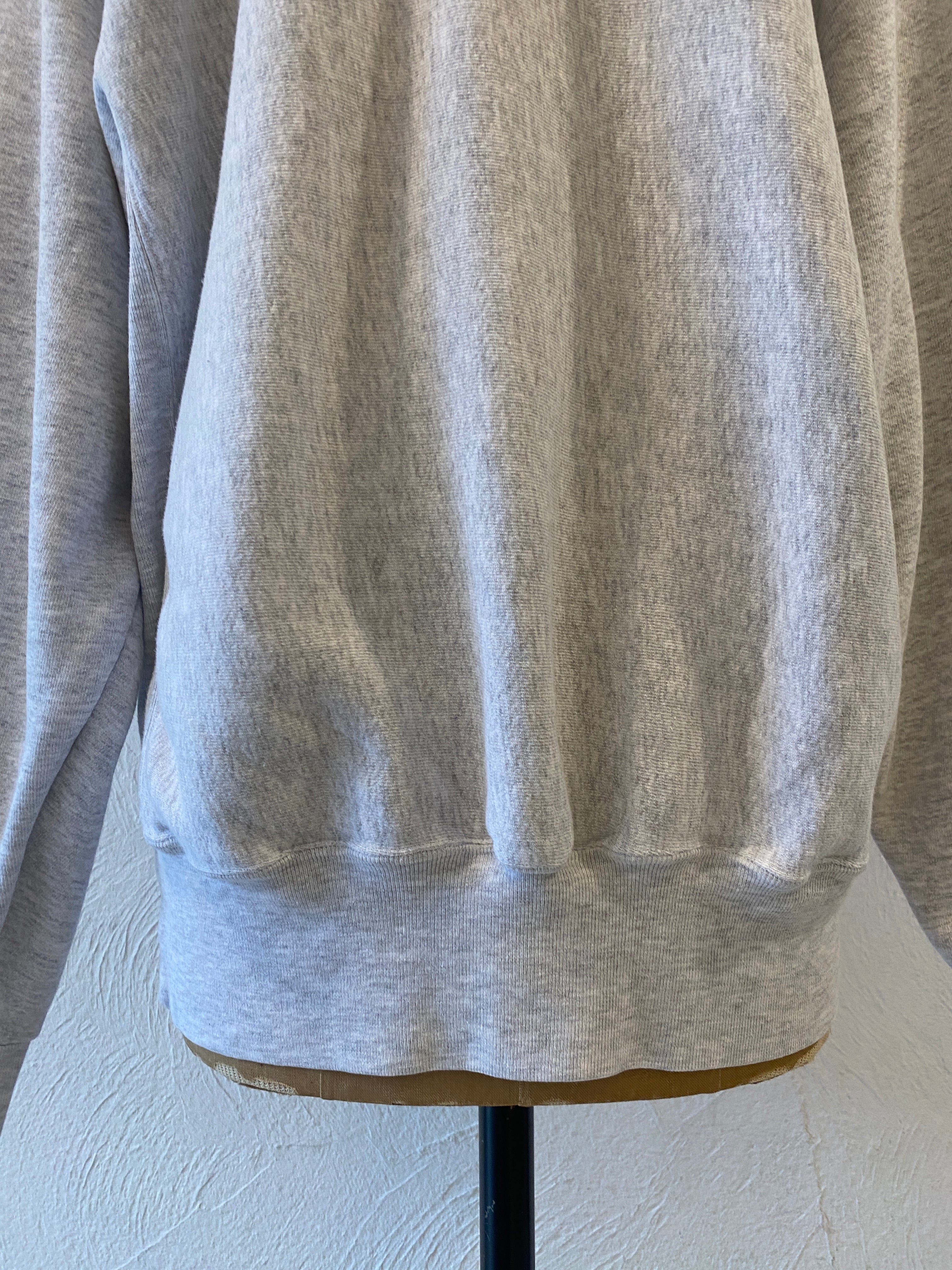 gold logo sweat