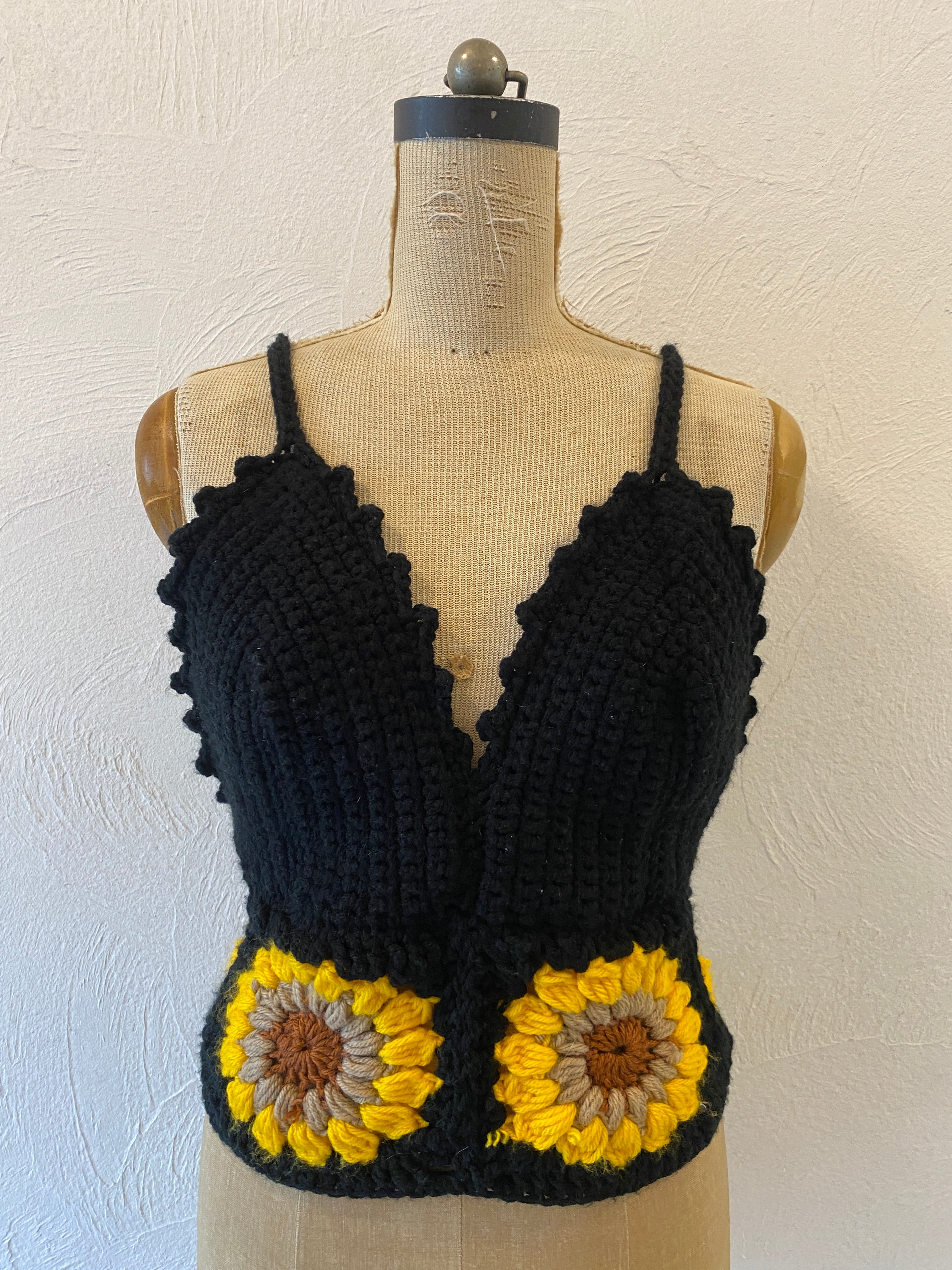 sunflower motif knit camisole