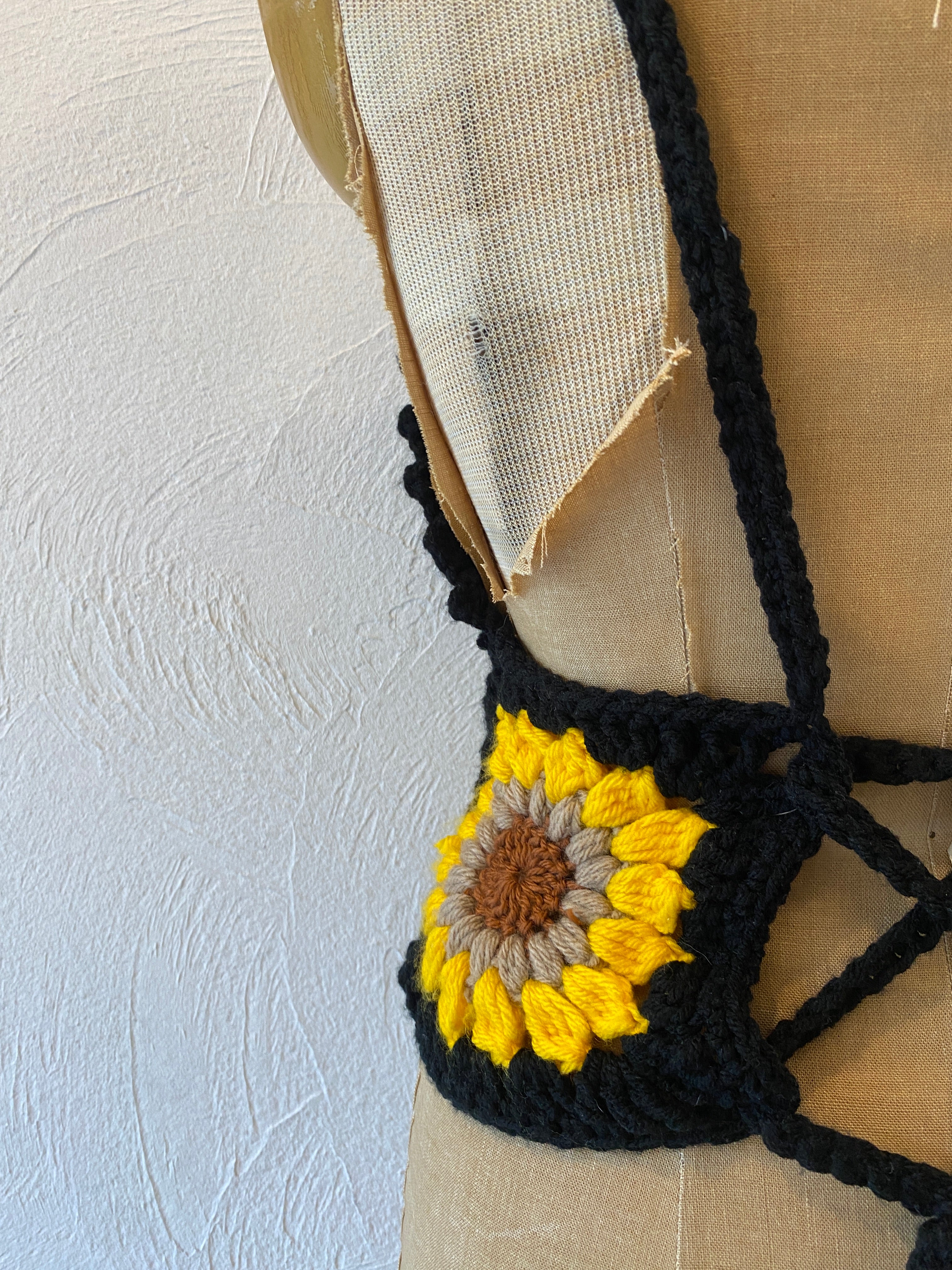 sunflower motif knit camisole