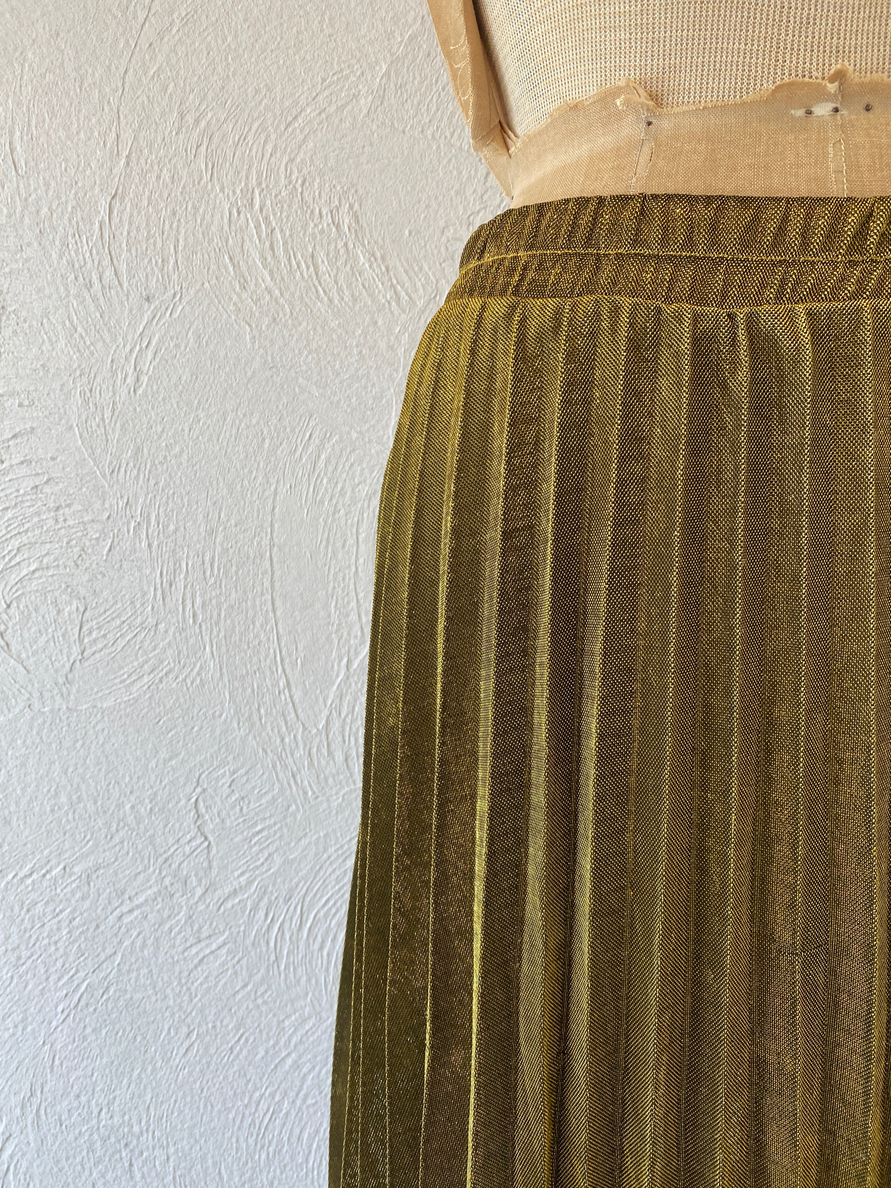 gold pleats skirt