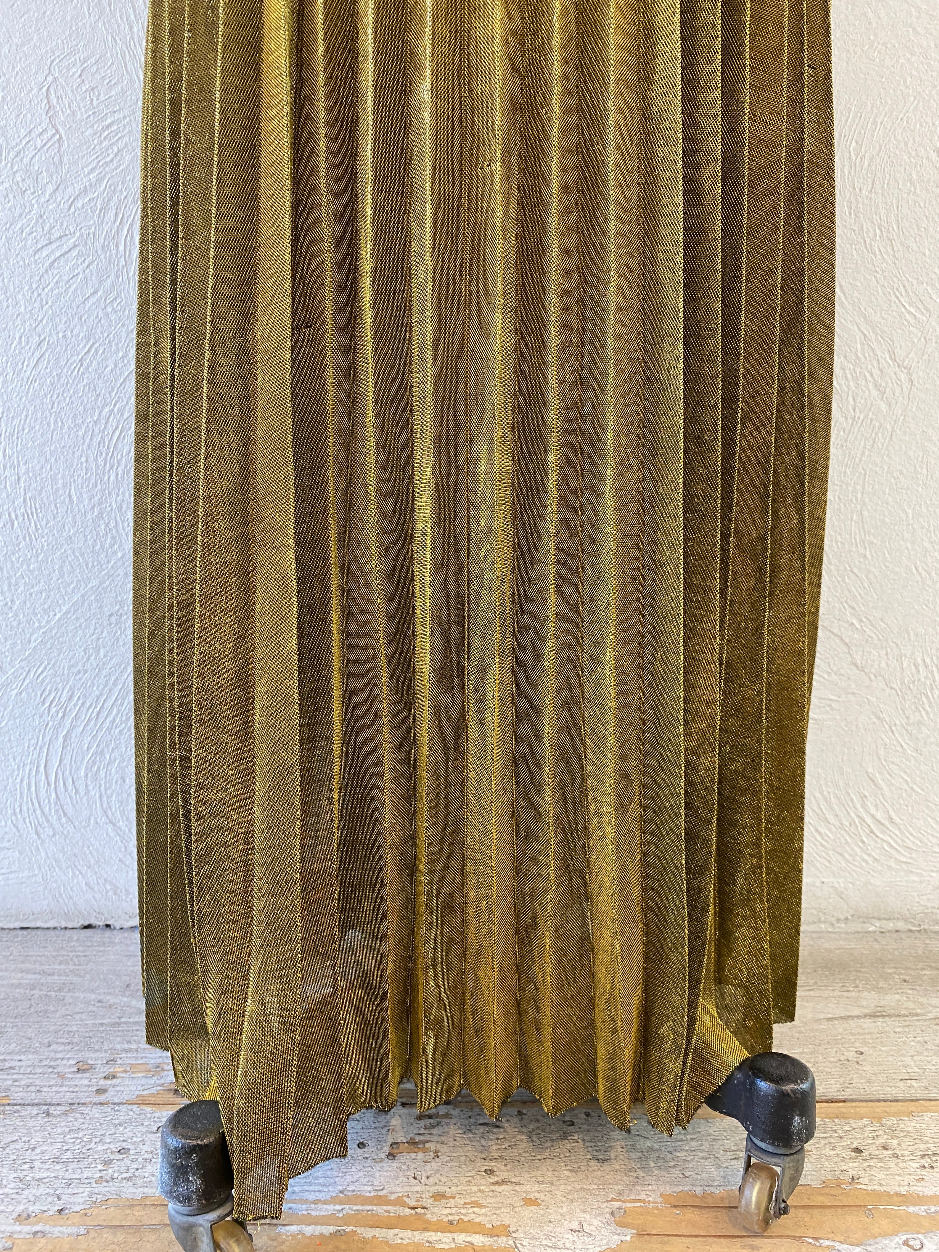gold pleats skirt