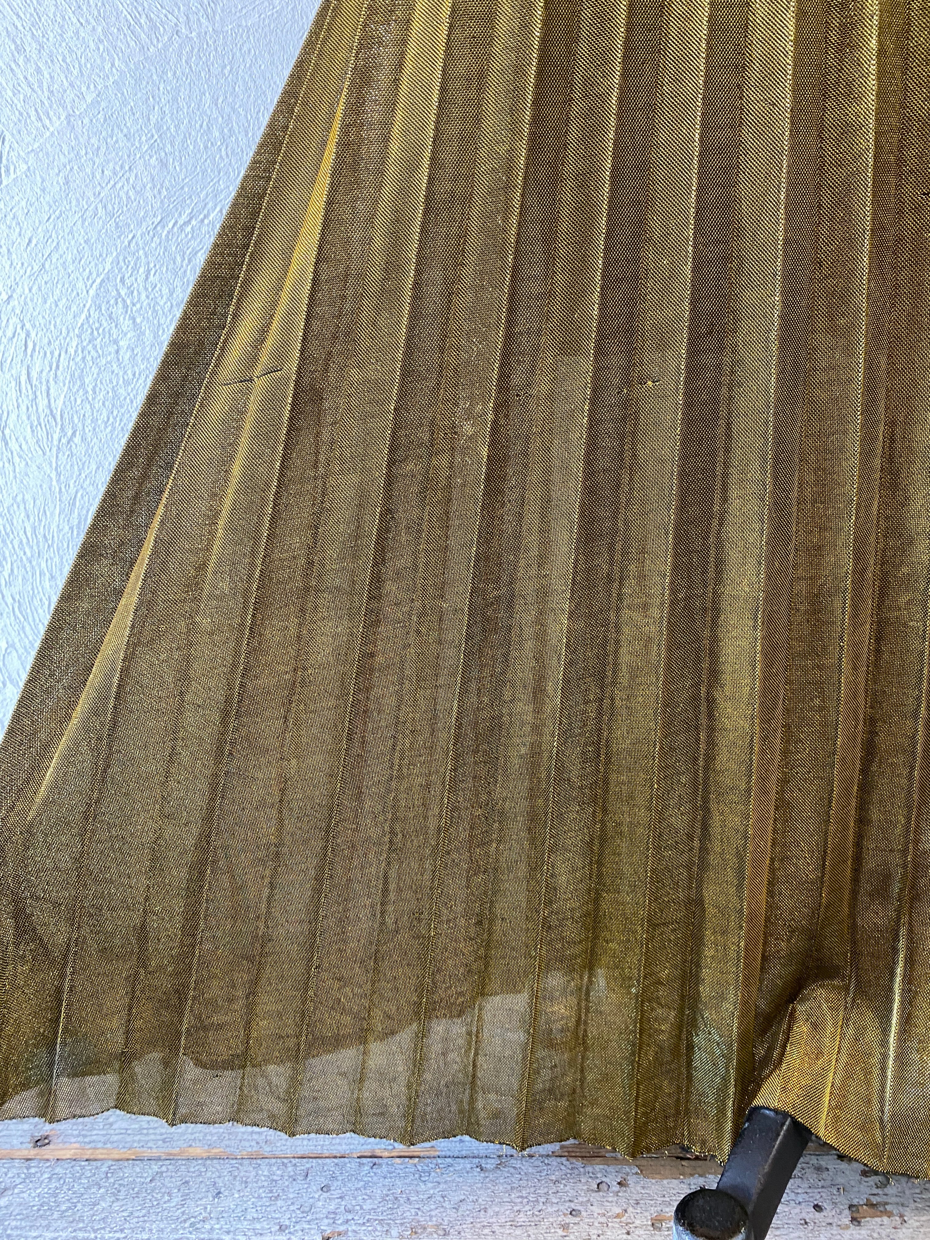 gold pleats skirt