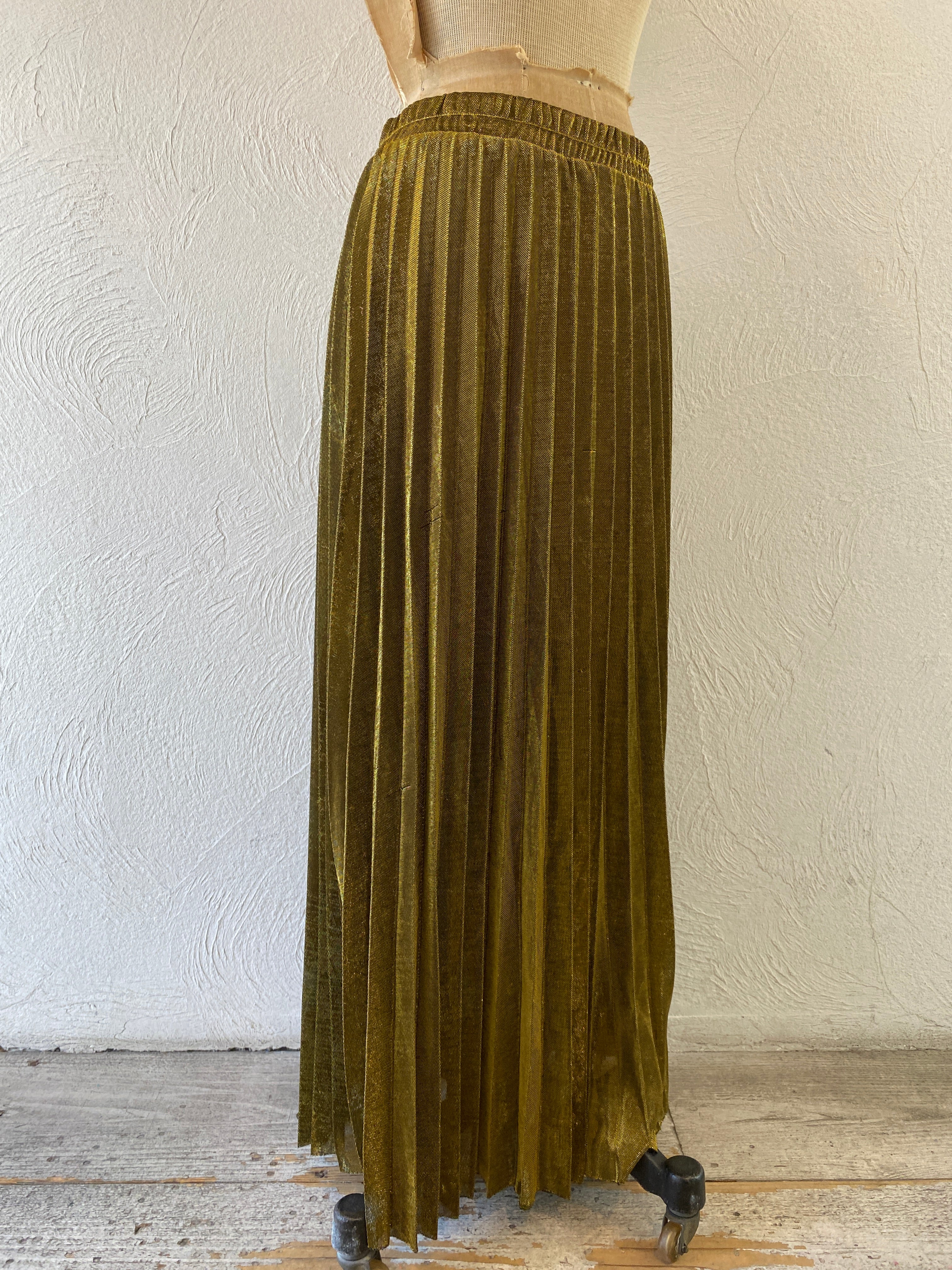 gold pleats skirt