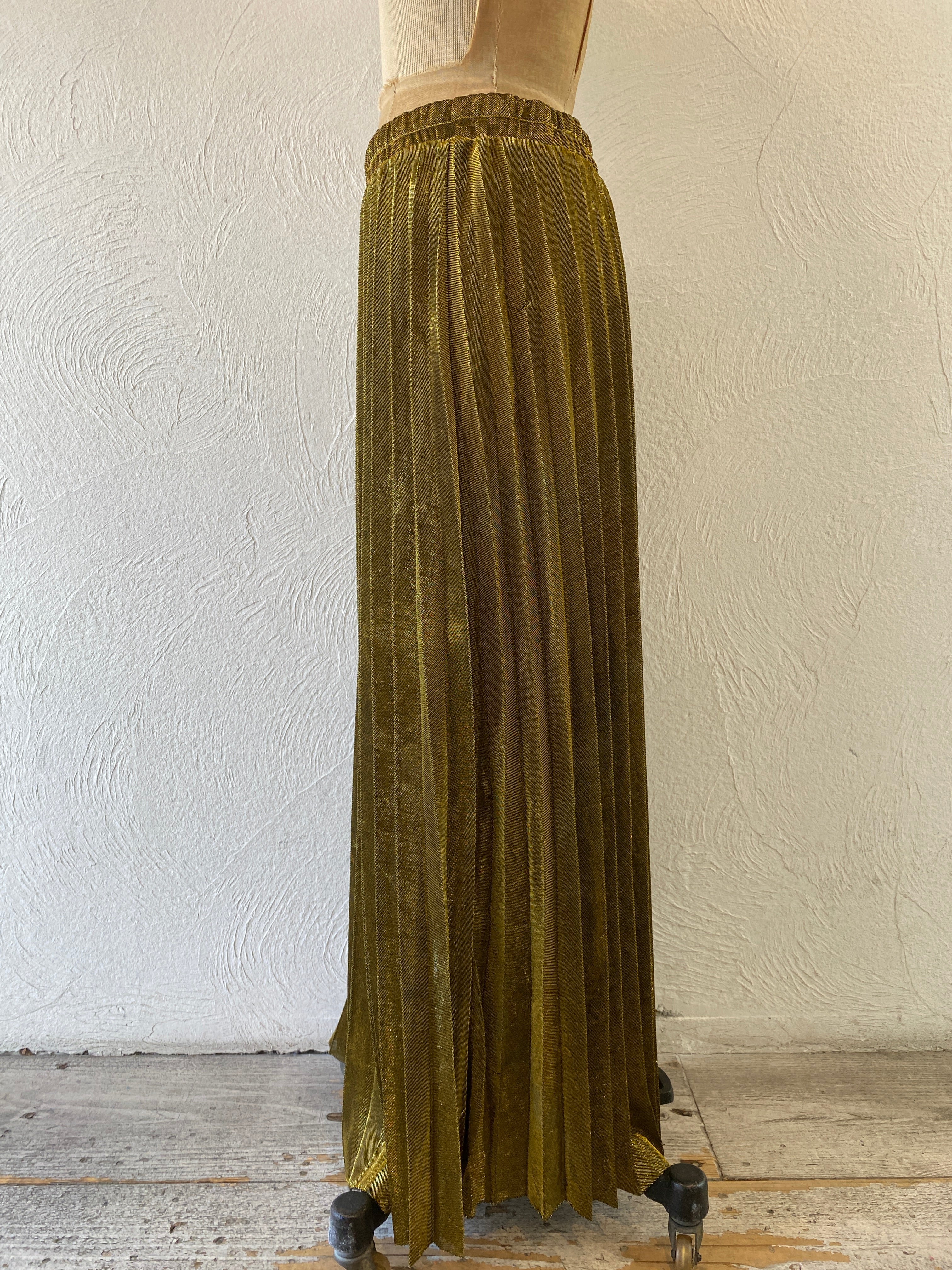 gold pleats skirt