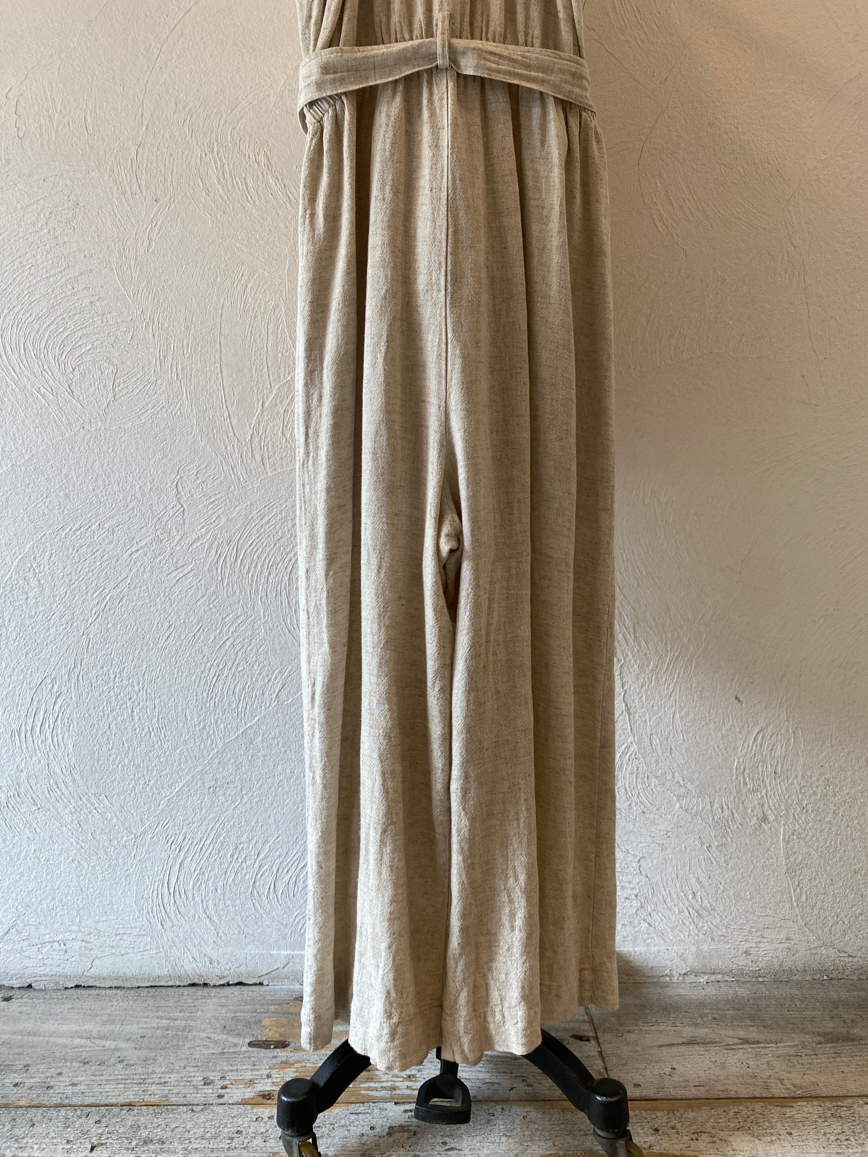 nude salopette