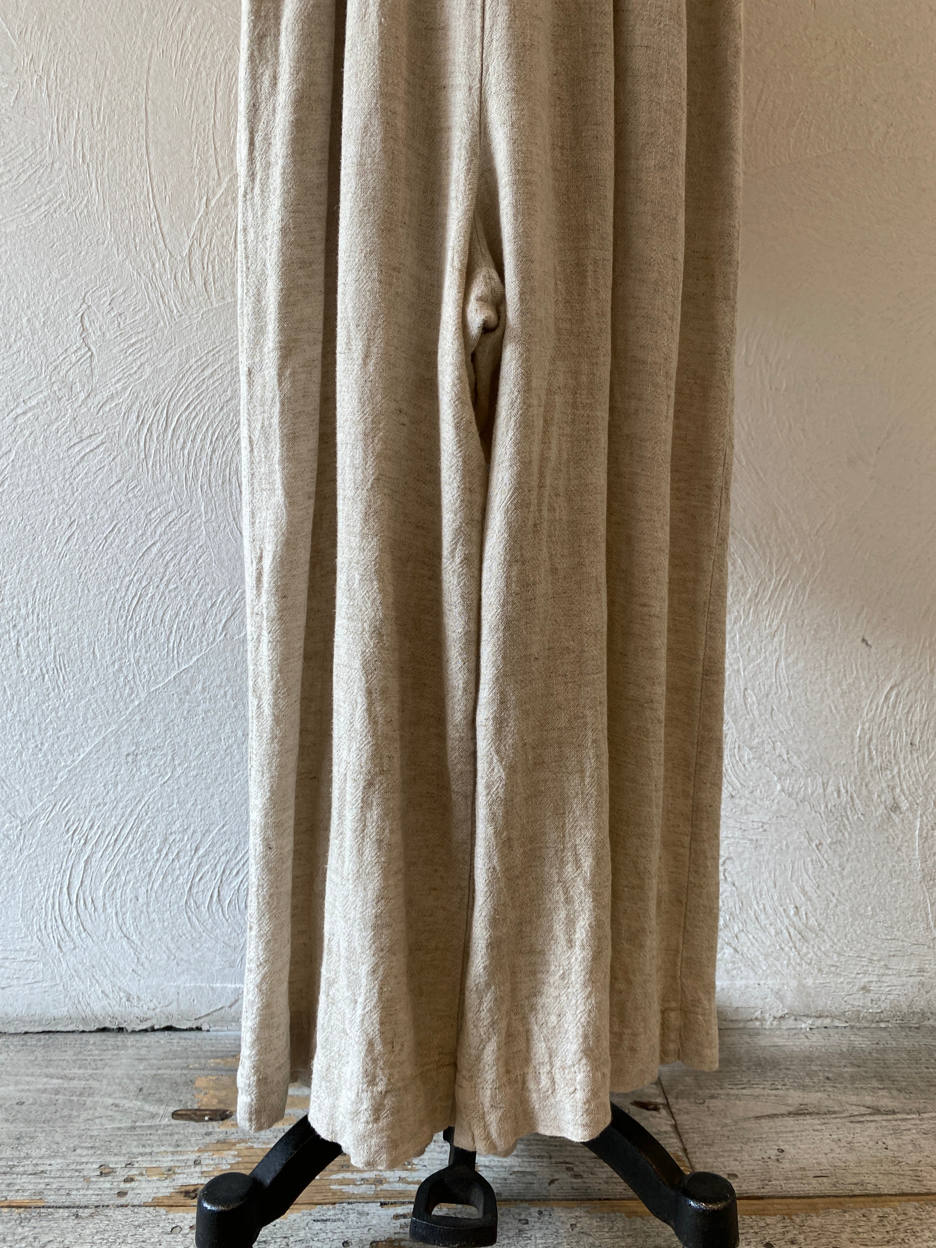 nude salopette