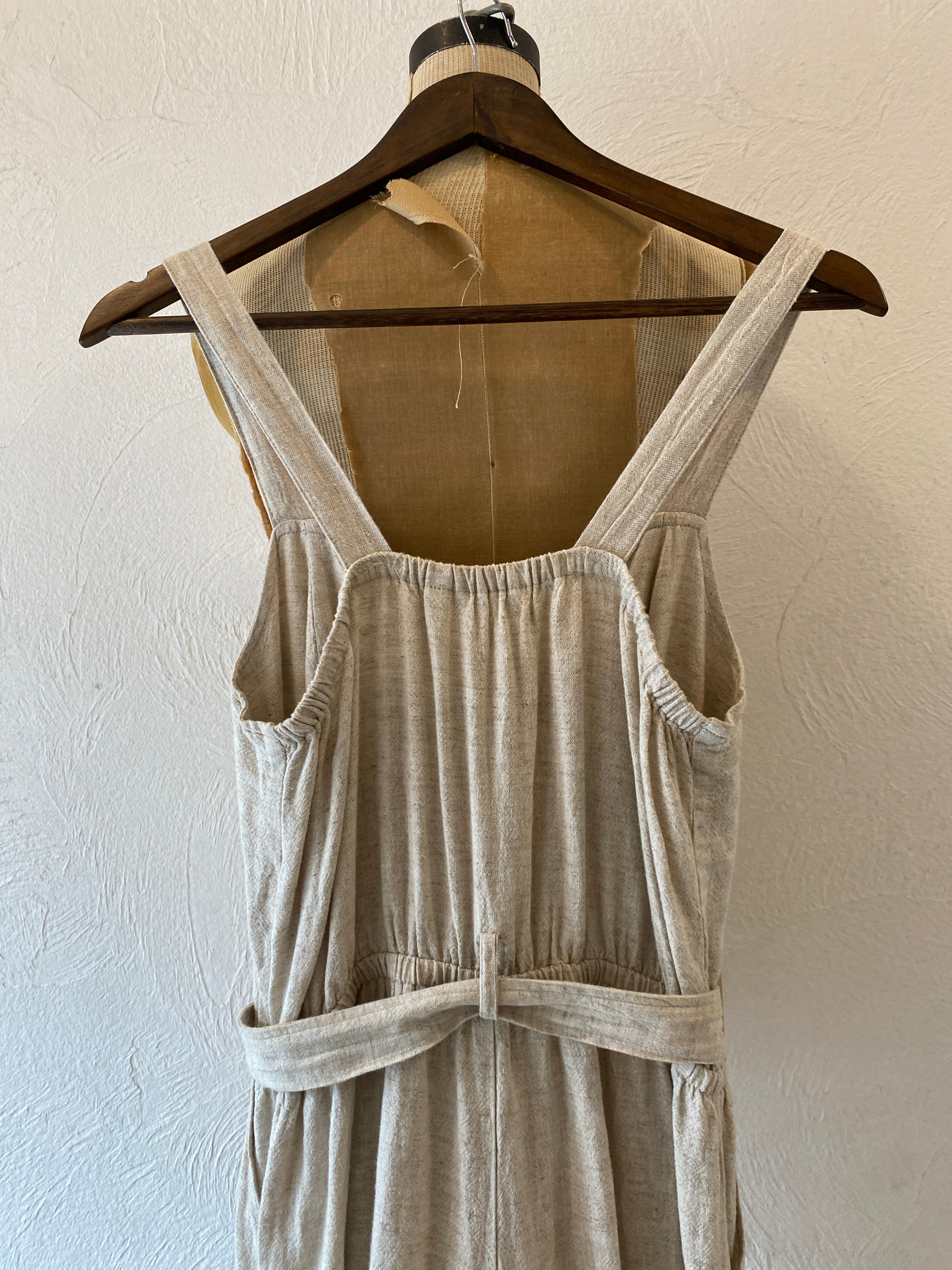 nude salopette