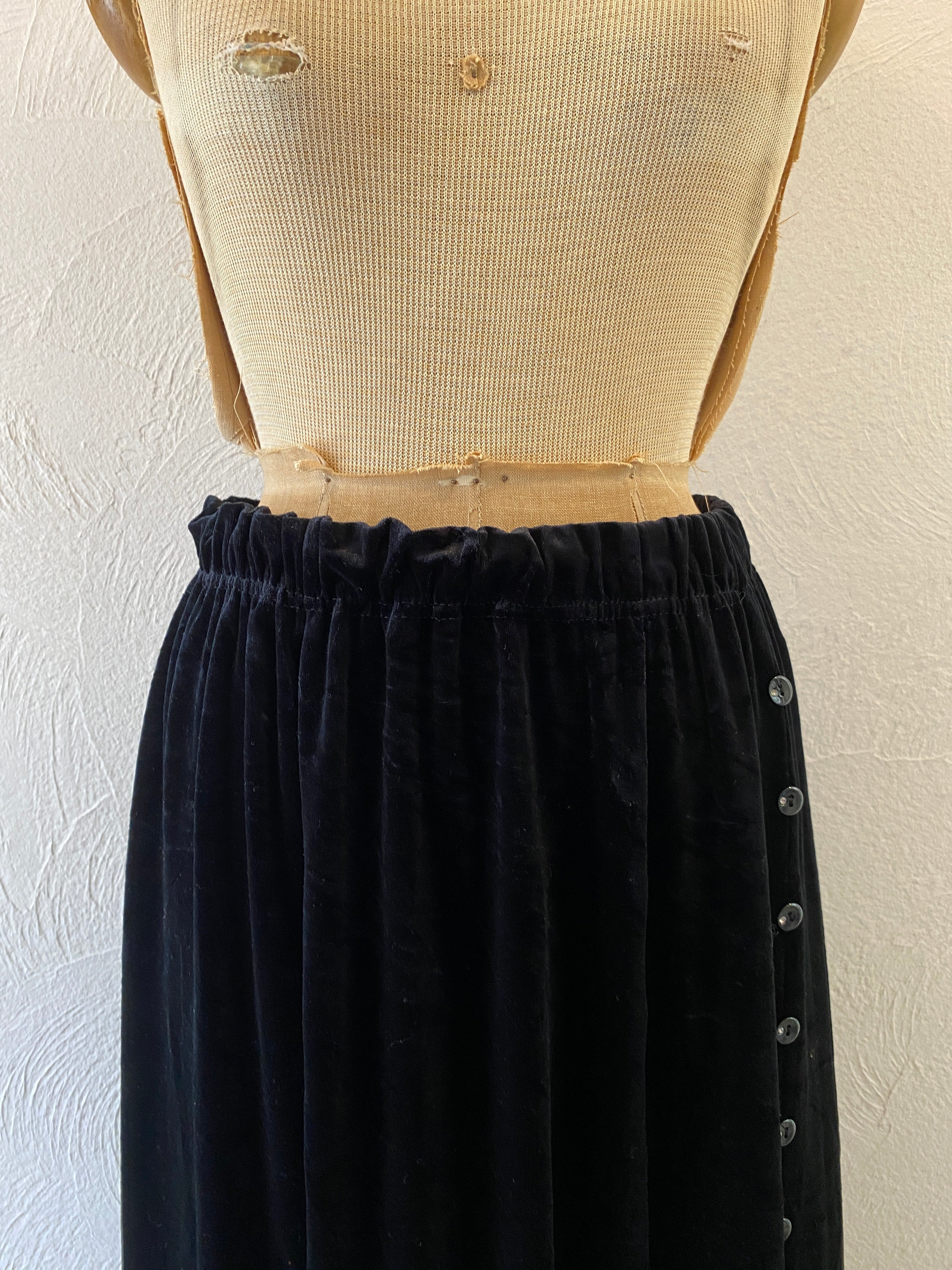 velour bottom point skirt