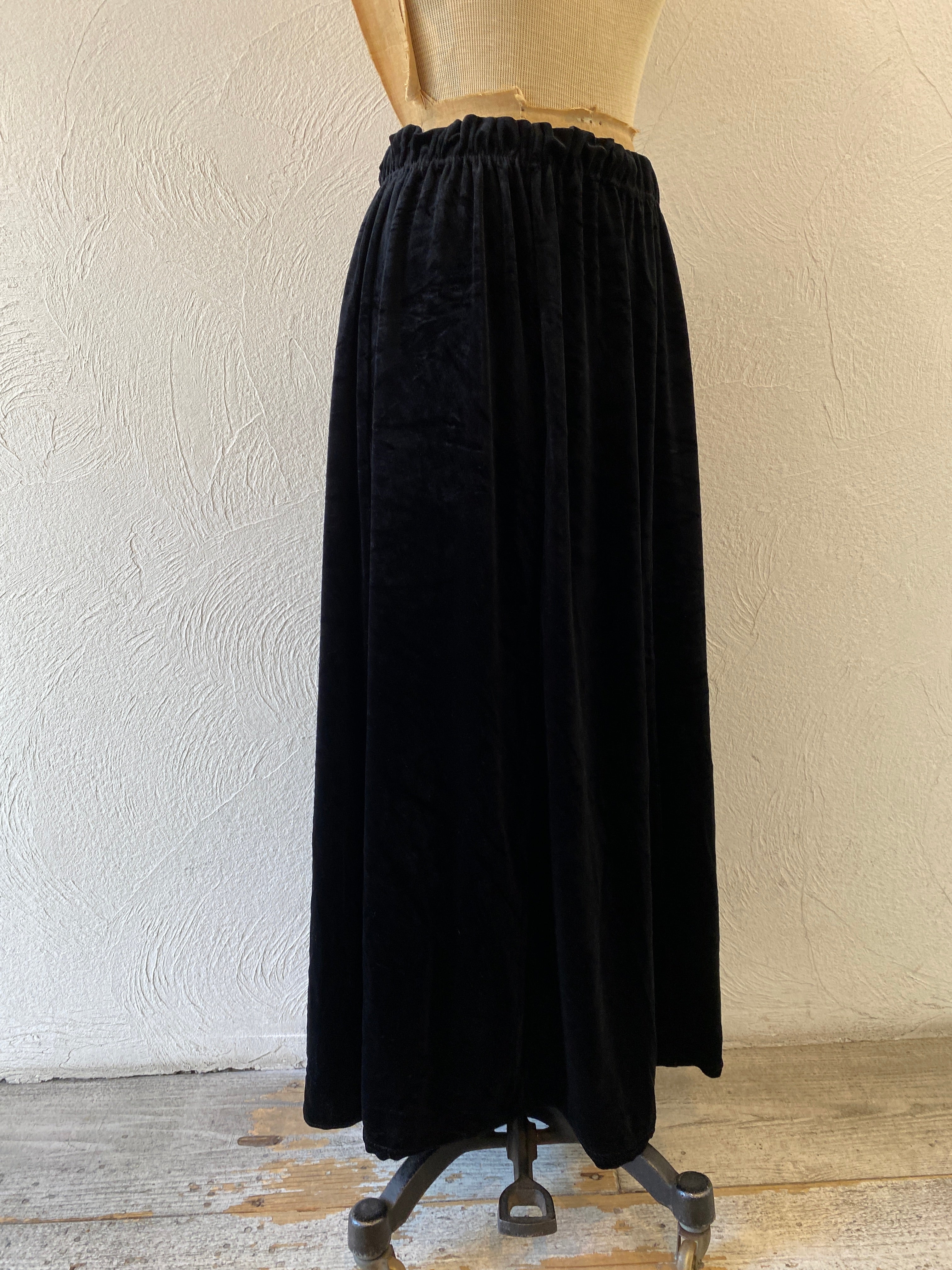 velour bottom point skirt