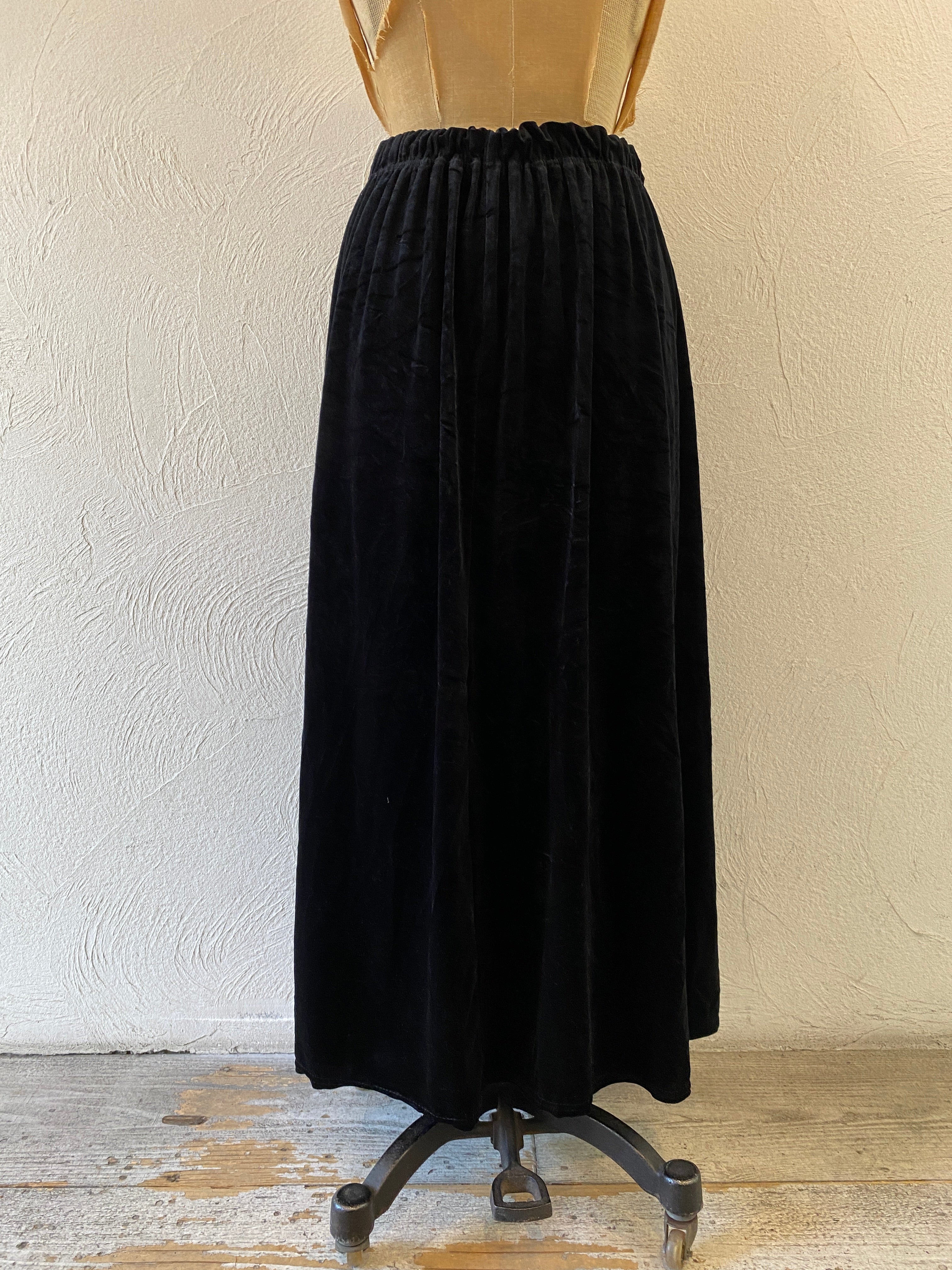 velour bottom point skirt