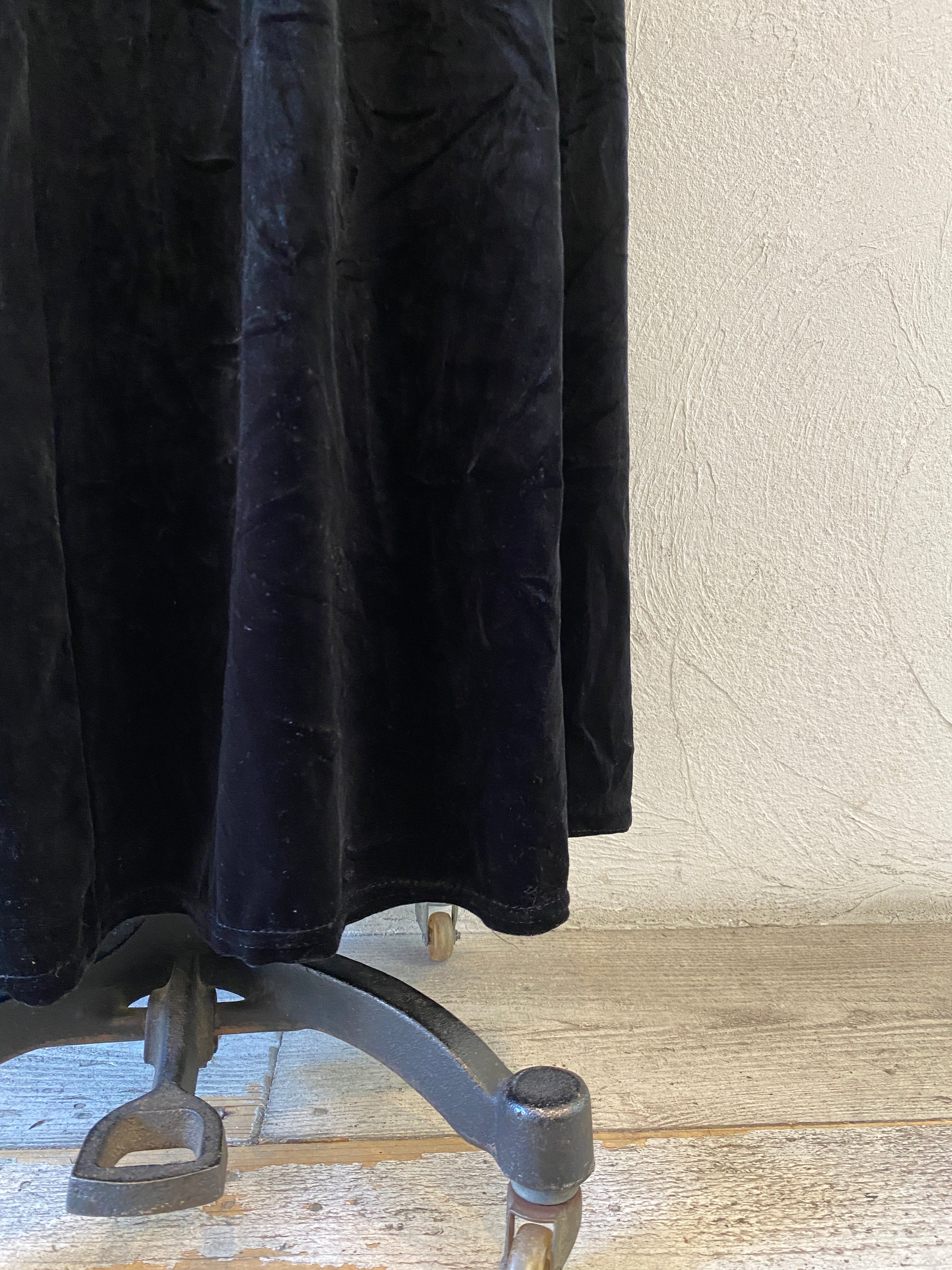 velour bottom point skirt