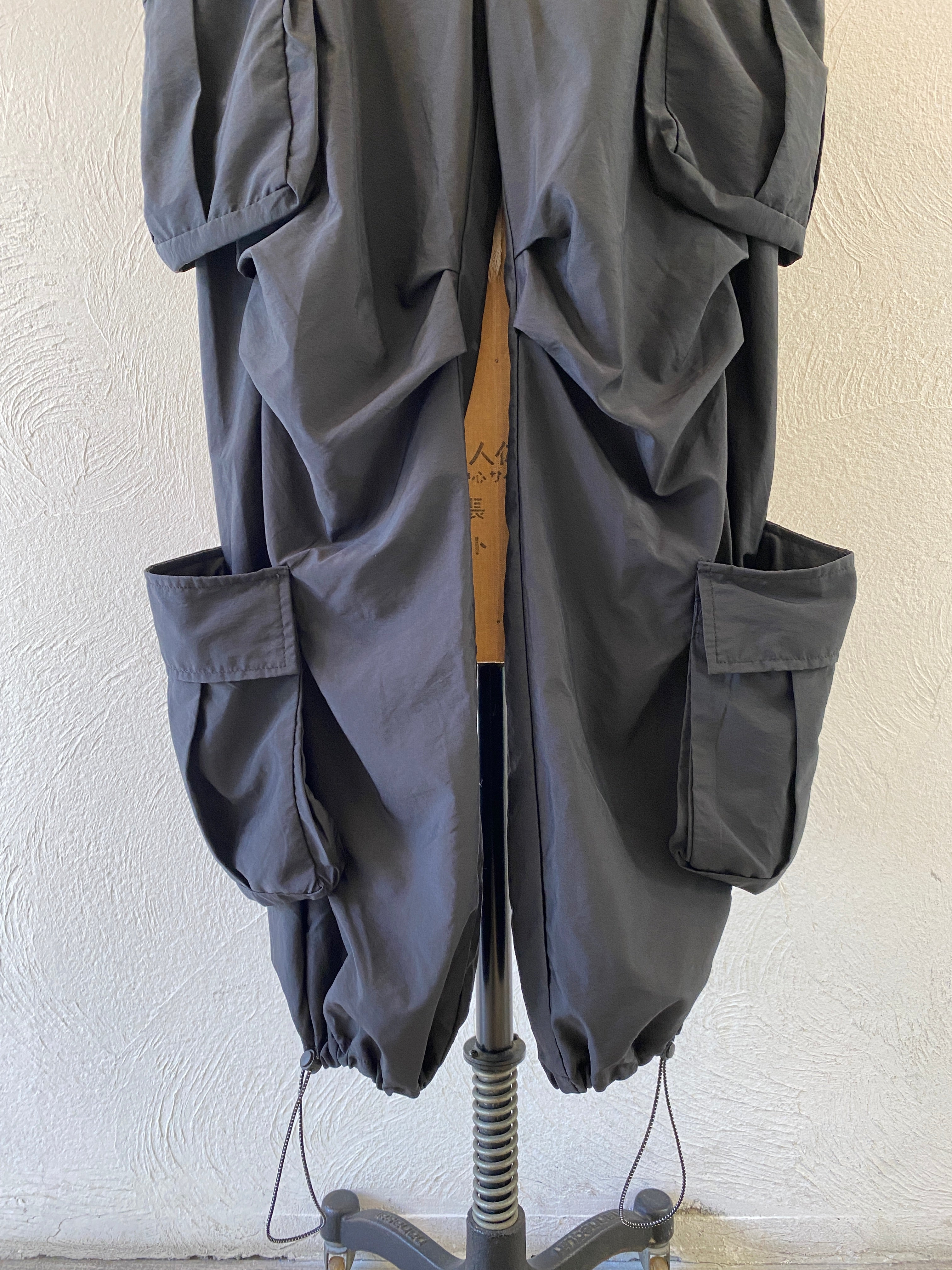 volume pocket nylon pants