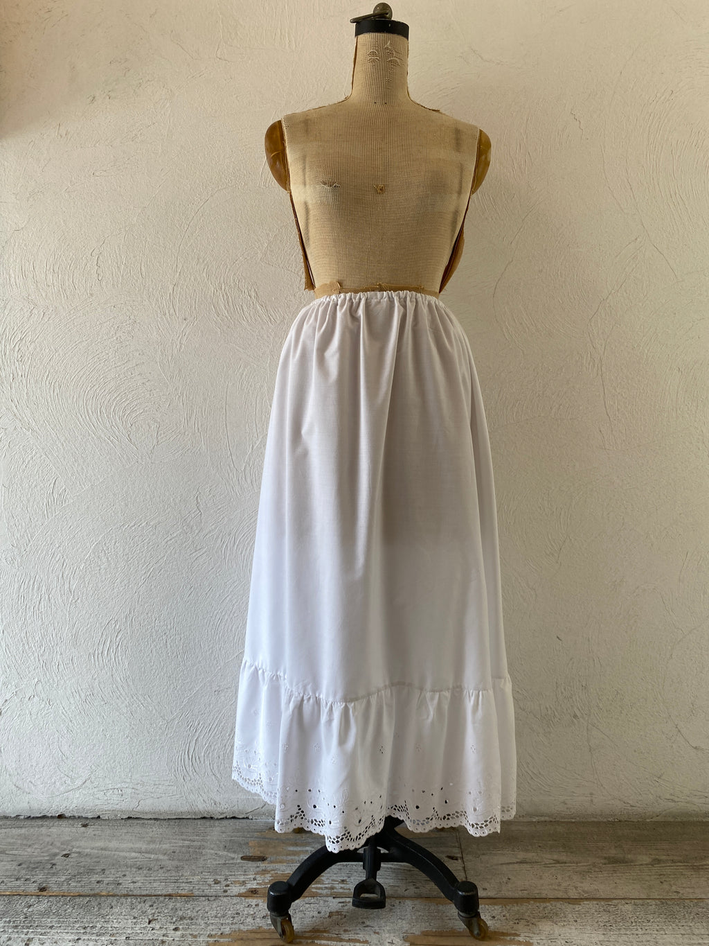 white lace cotton skirt