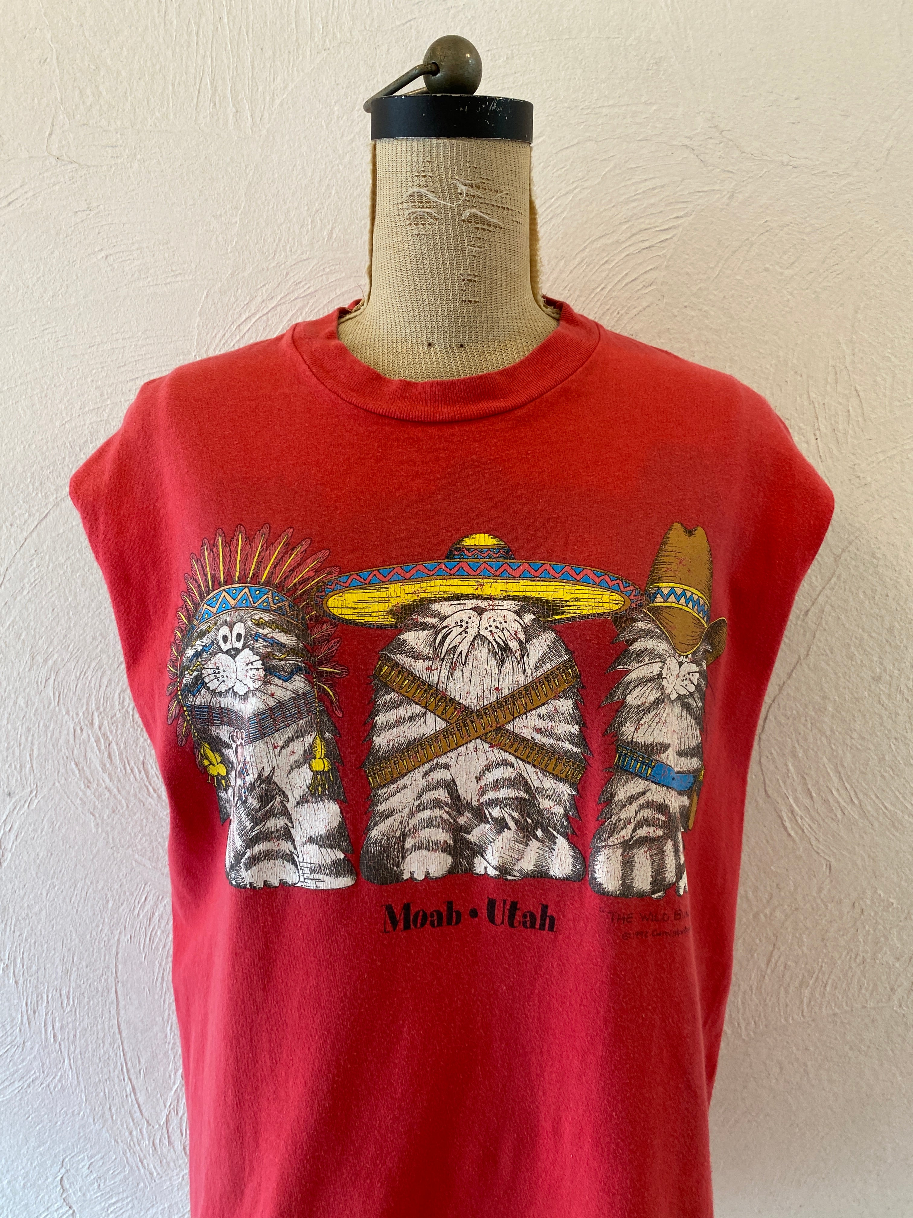 cat tank T