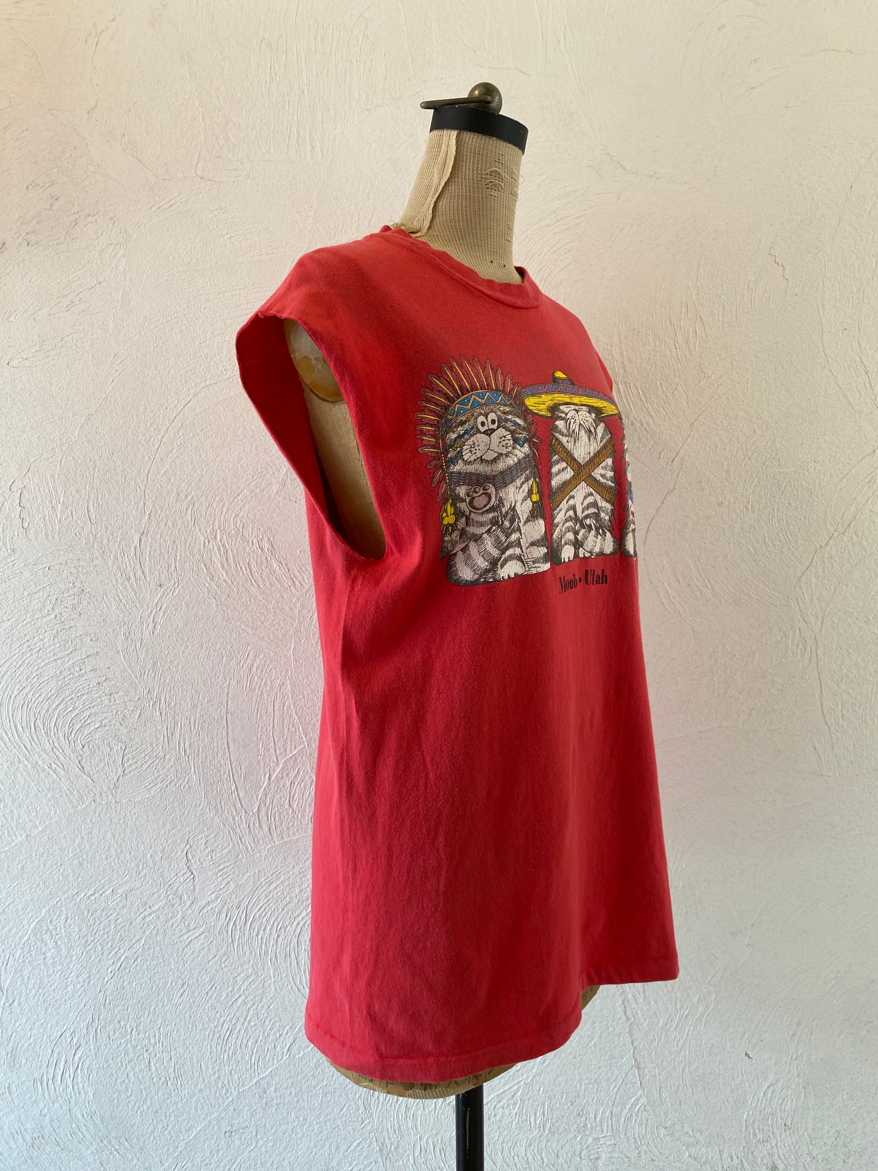 cat tank T