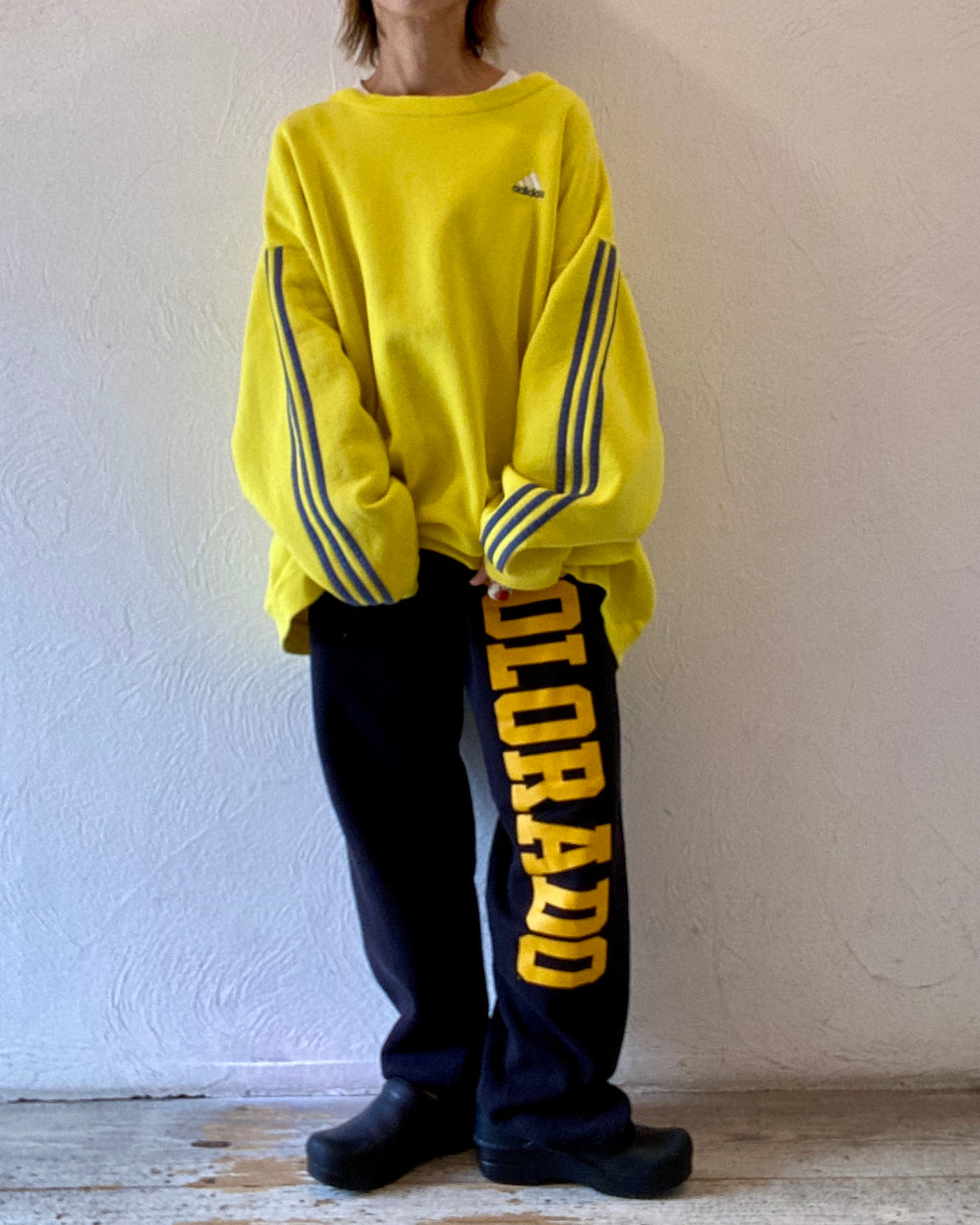 line yellow sweat
