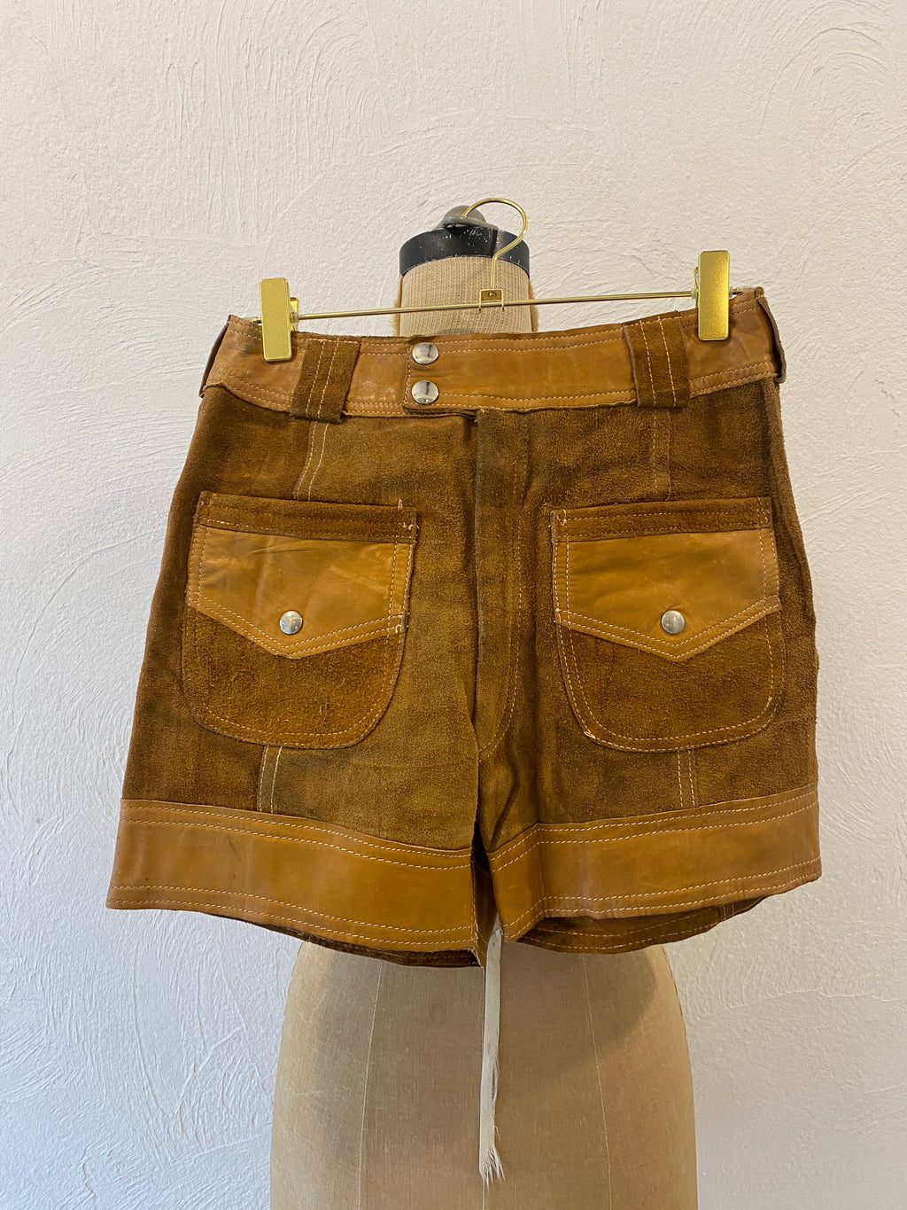 suède short pants