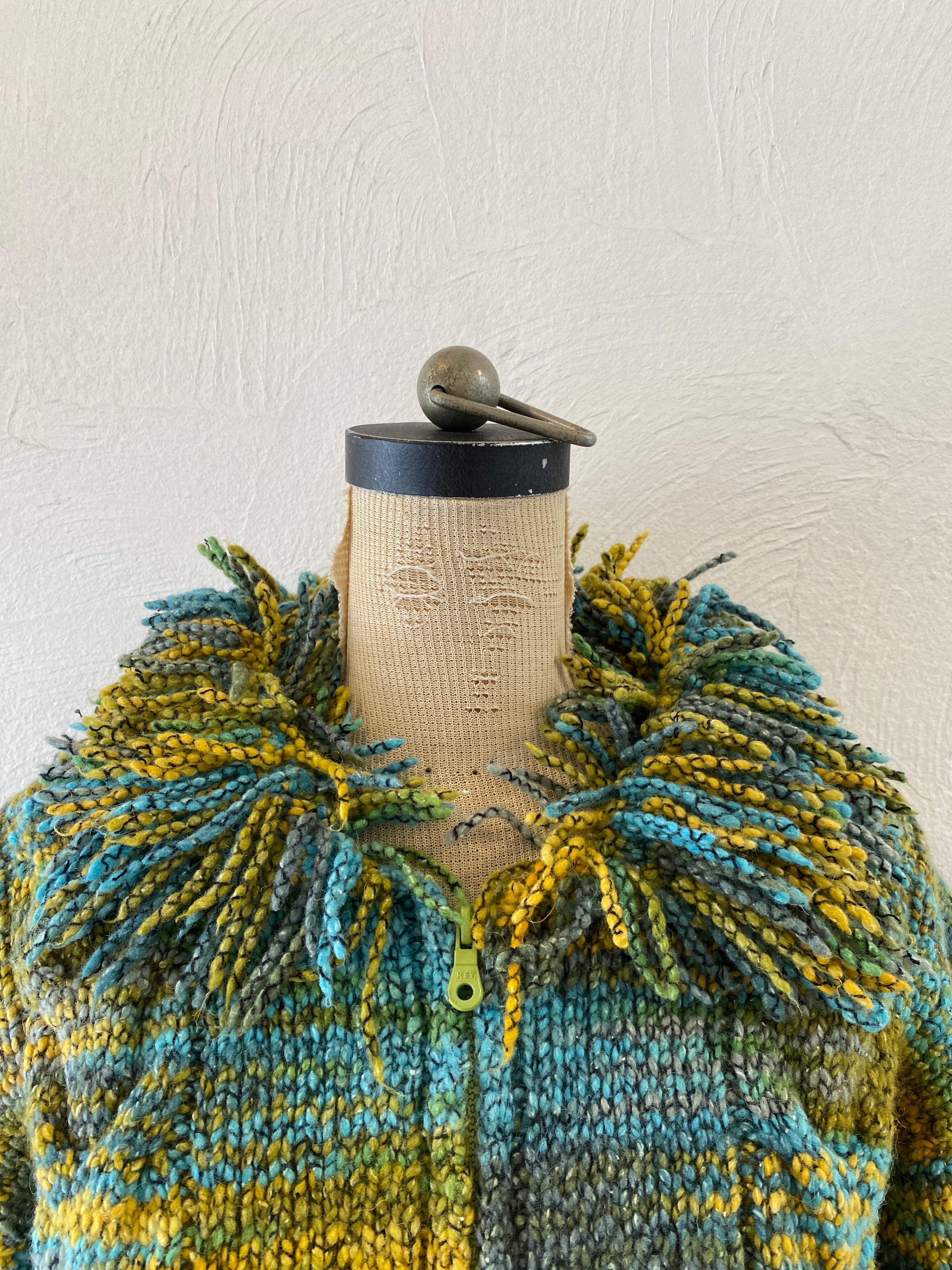 fringe collar knit blouson