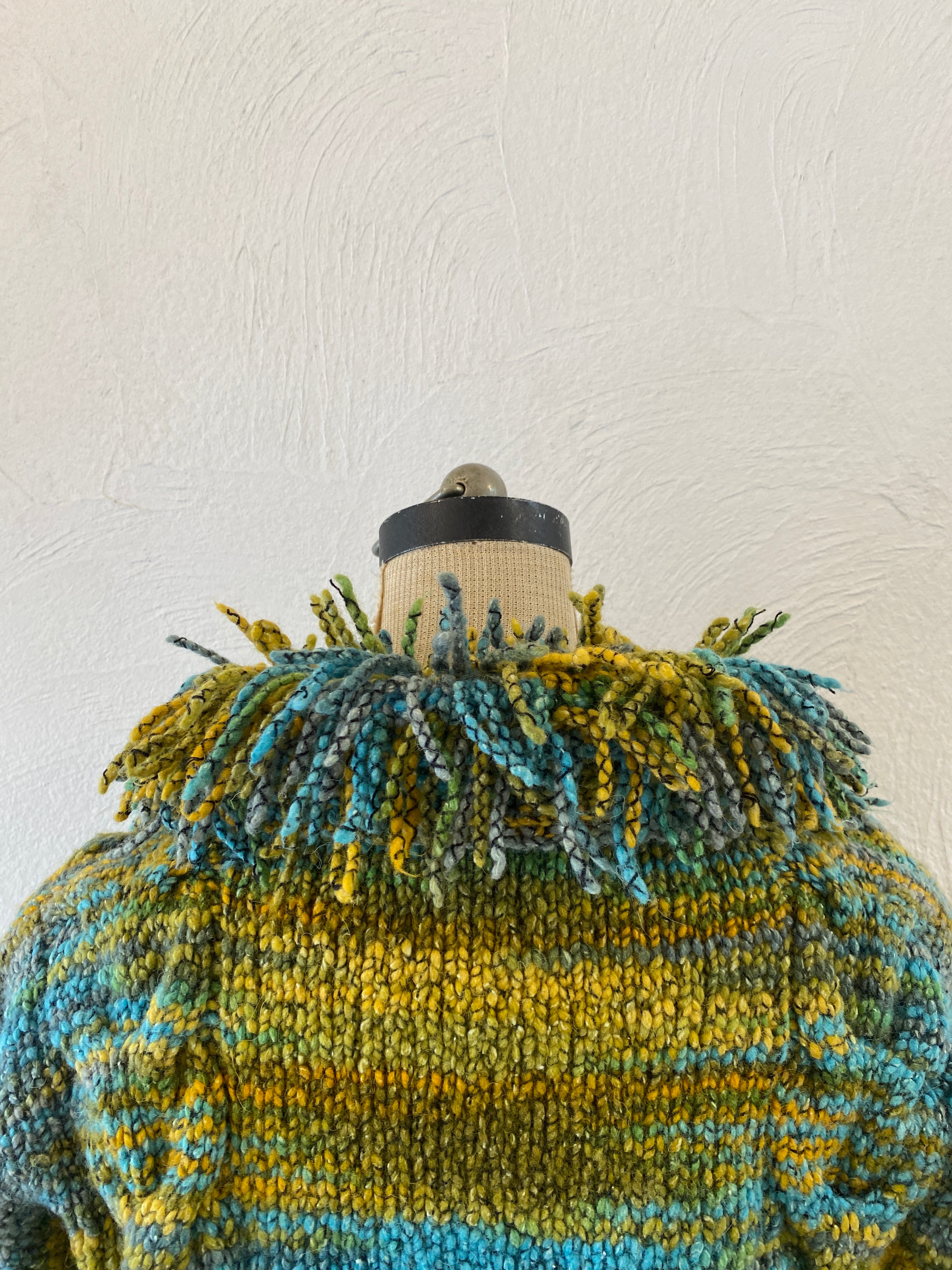 fringe collar knit blouson