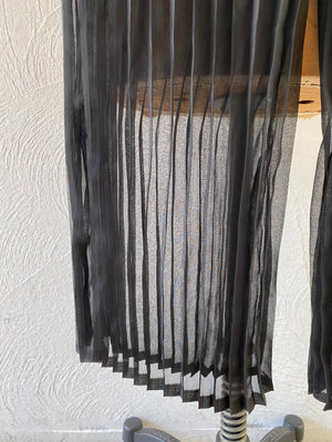 through pleats pants