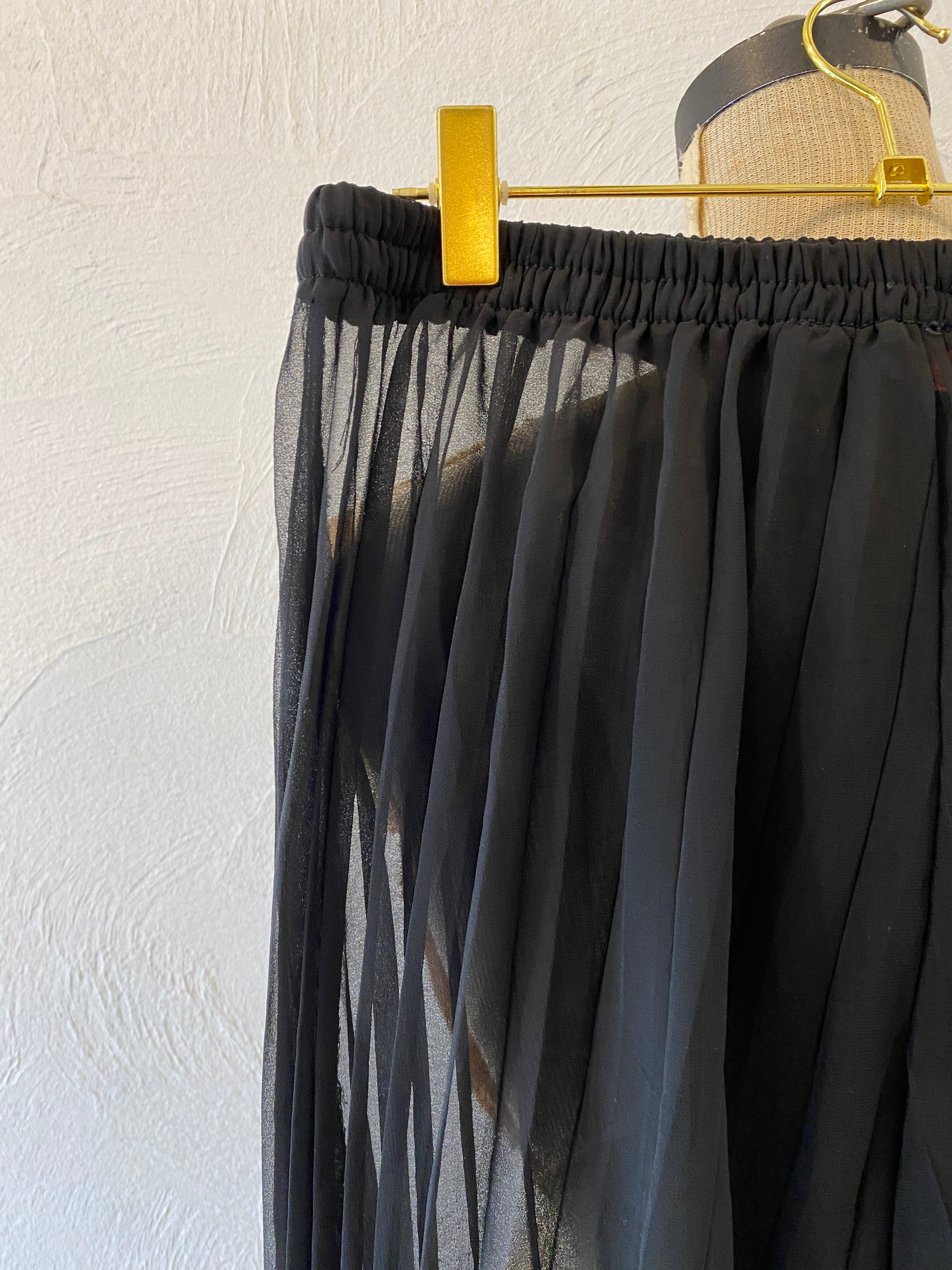 through pleats pants
