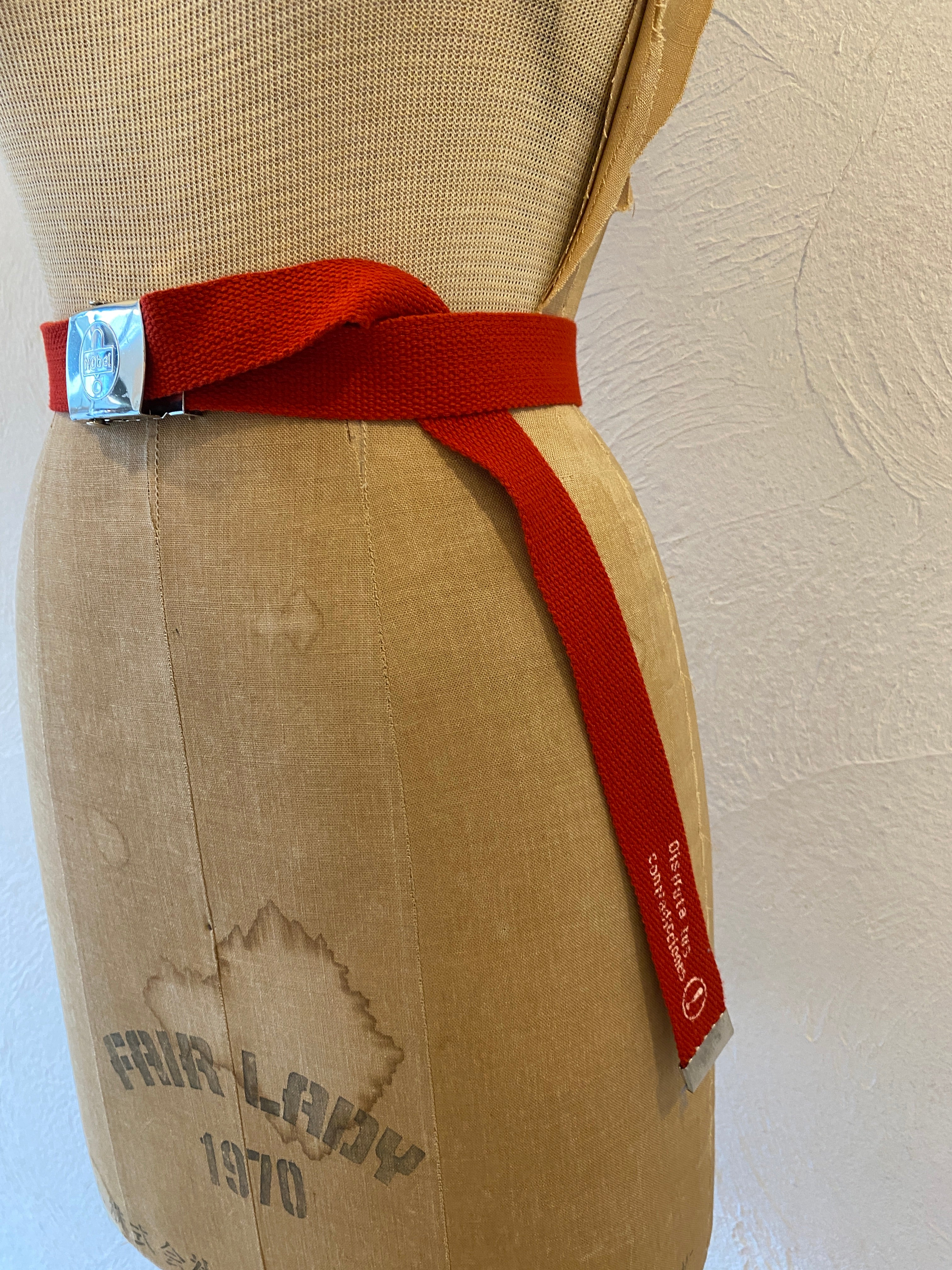 red gacha belt