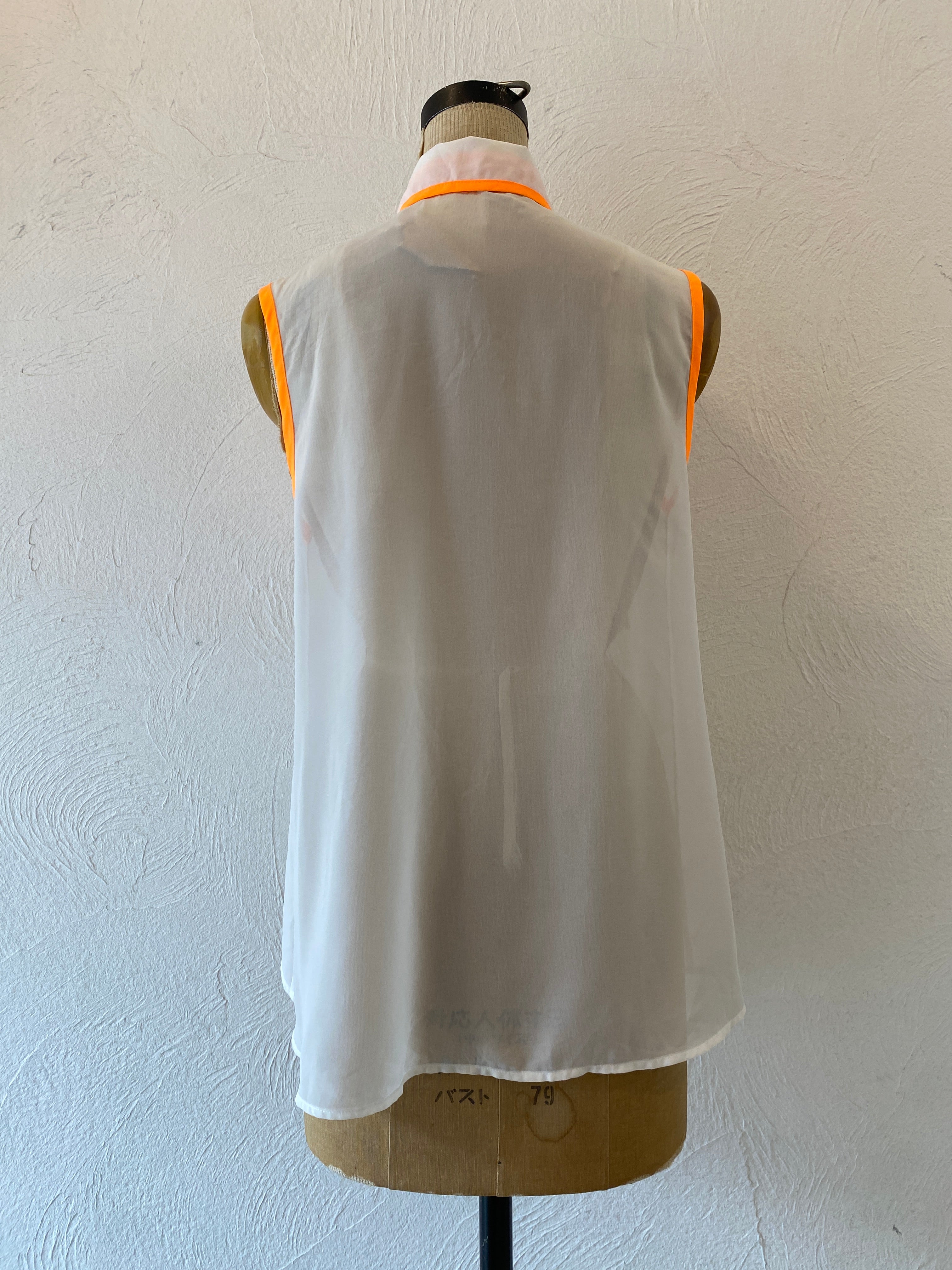 neon piping blouse