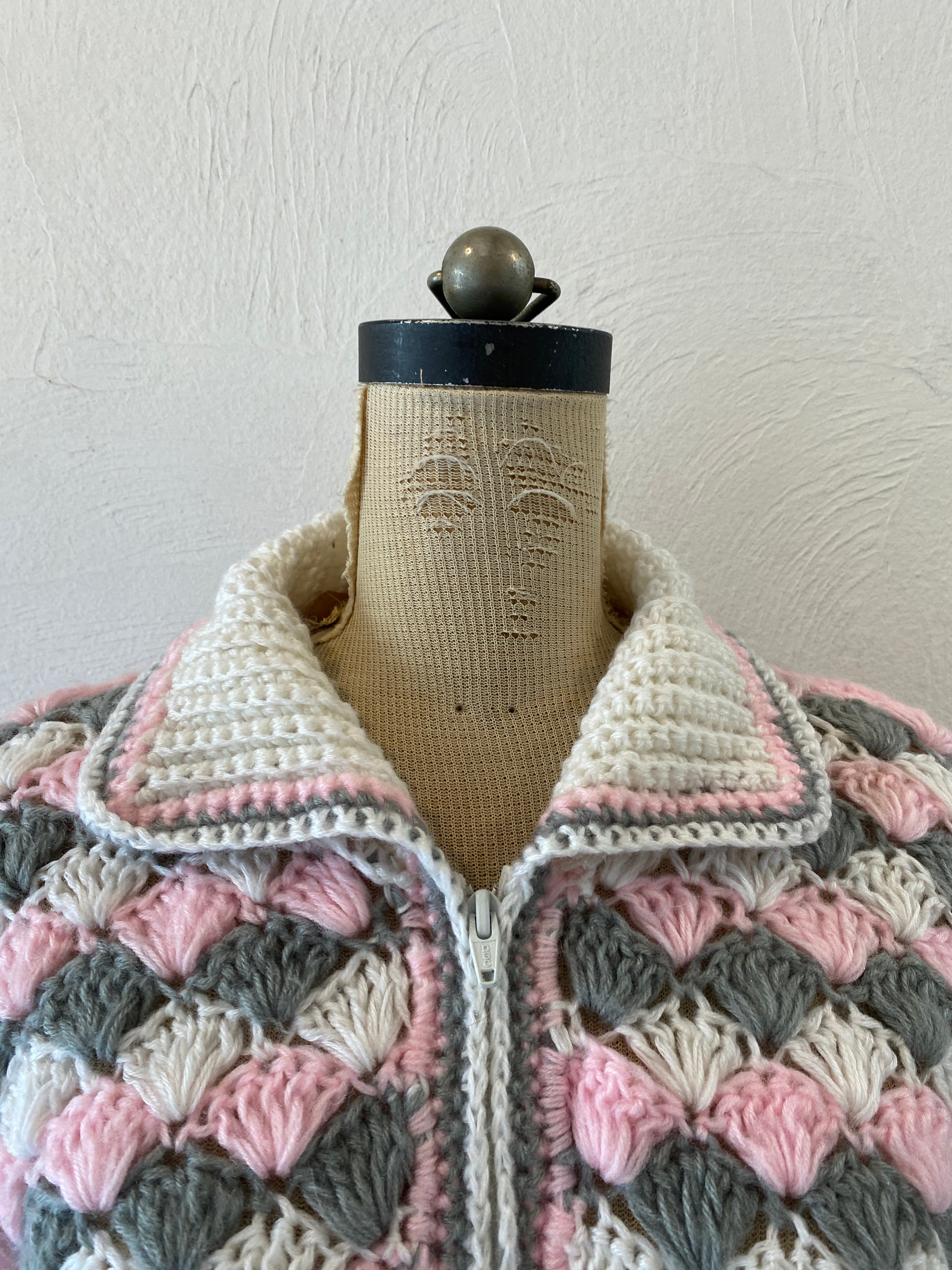 pink gray knit blouson