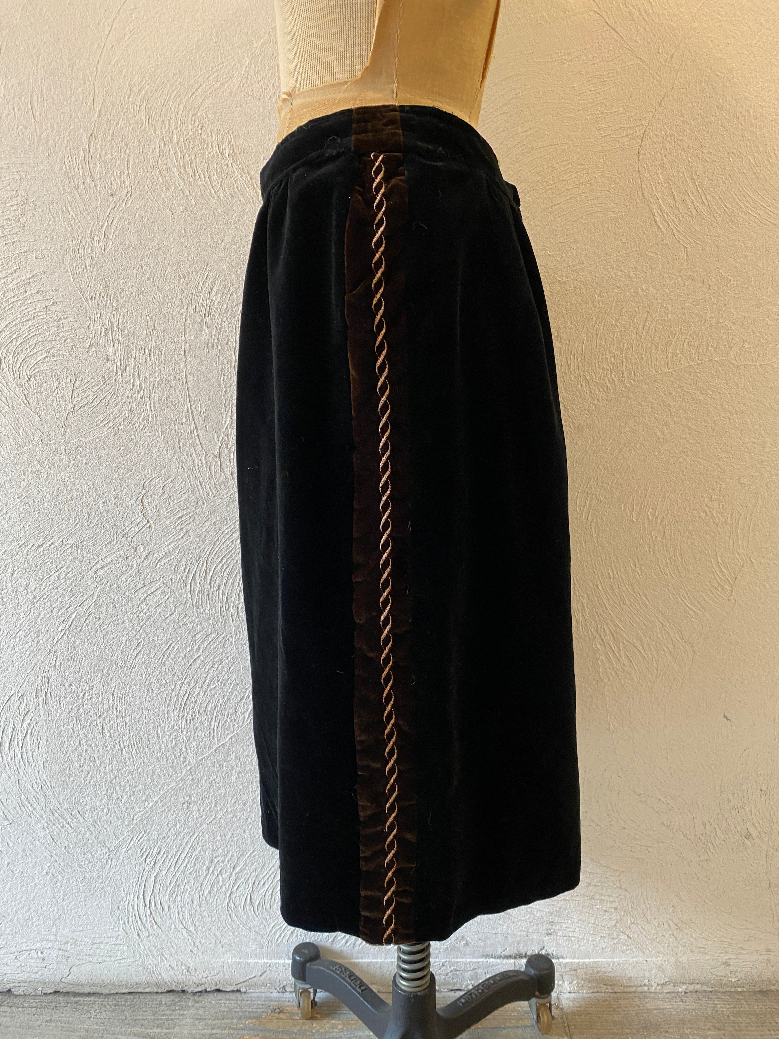 velour line skirt – VIORET