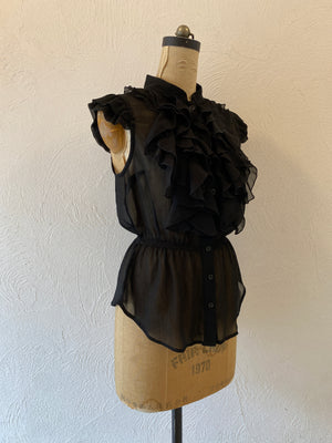volume frill blouse
