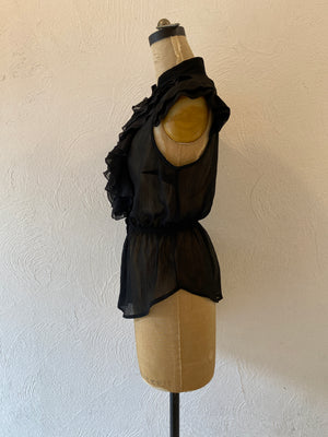 volume frill blouse