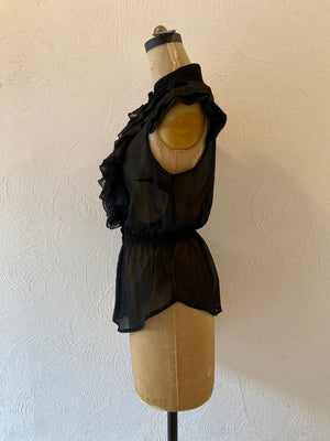 volume frill blouse