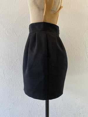 volume mini skirt