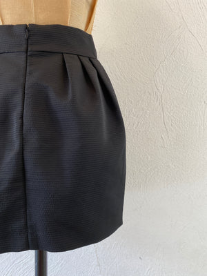 volume mini skirt