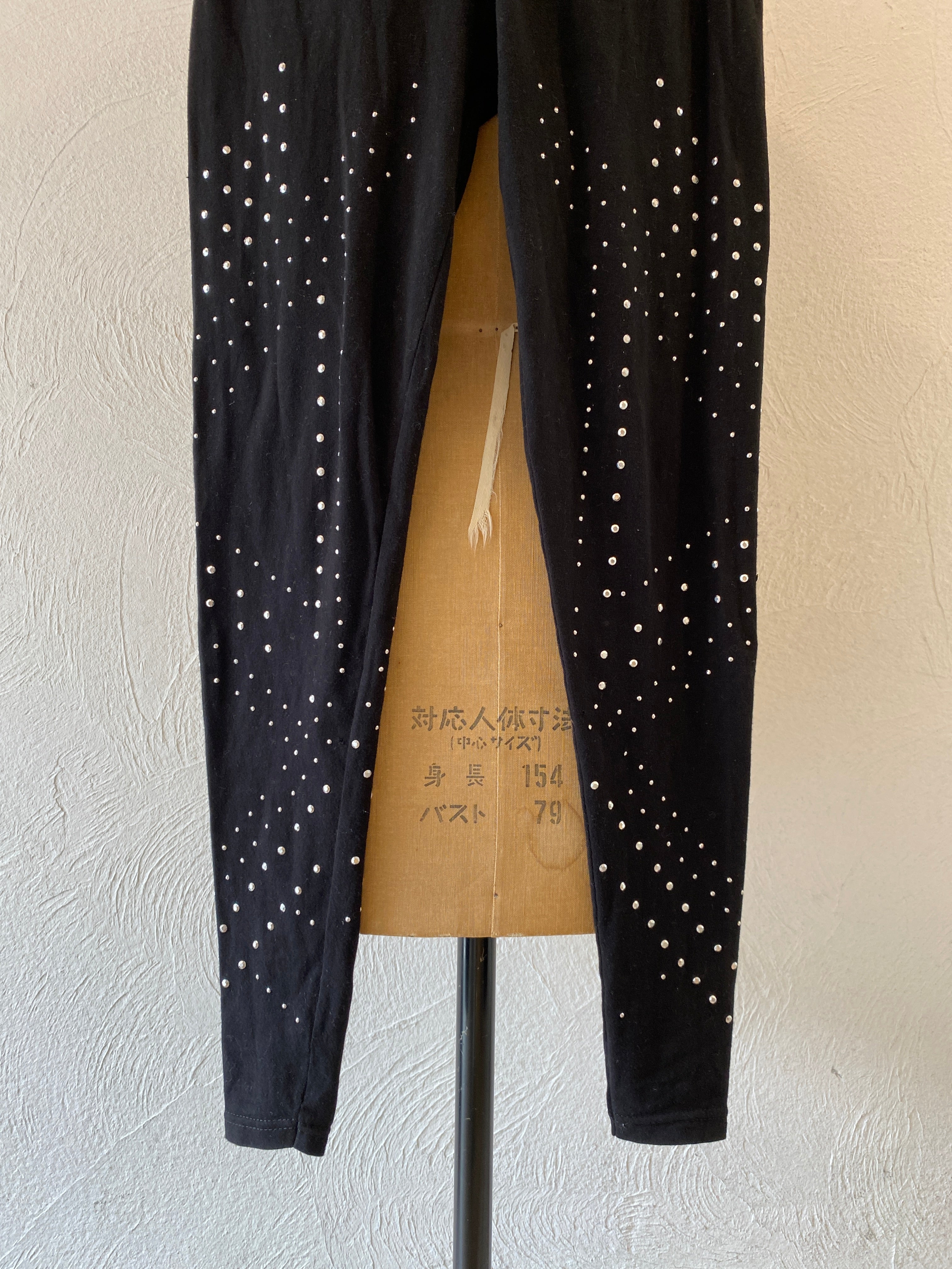 studs leggings