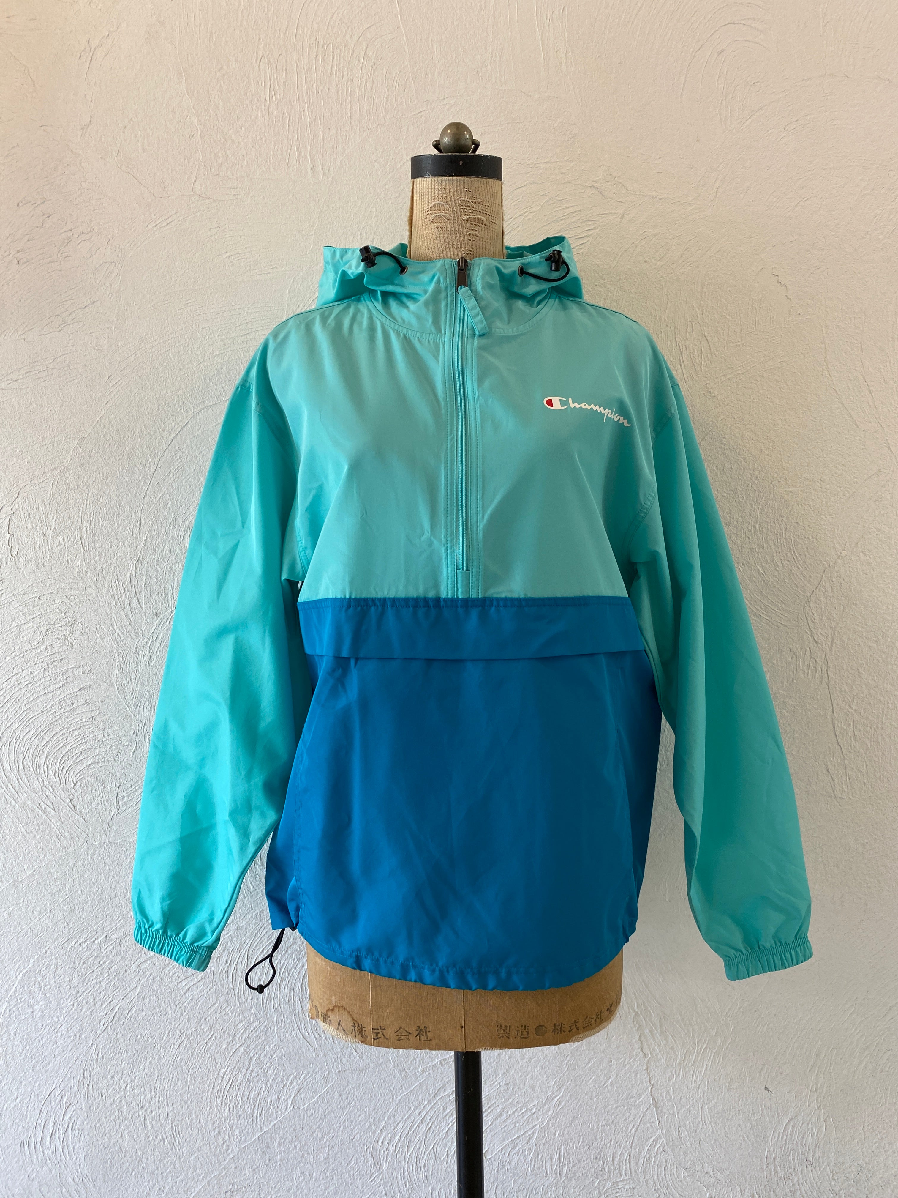 nylon hoodie pullover