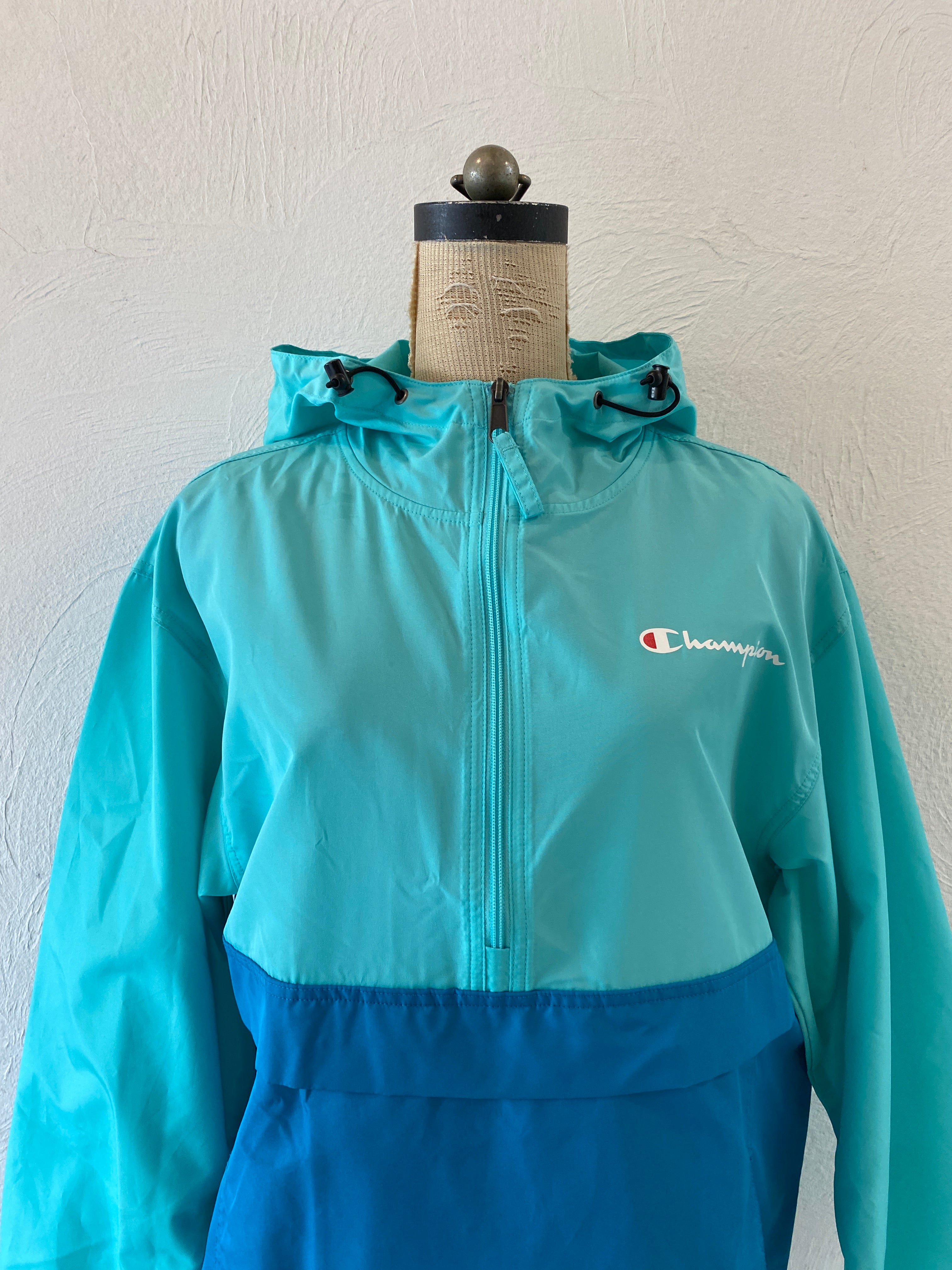 nylon hoodie pullover