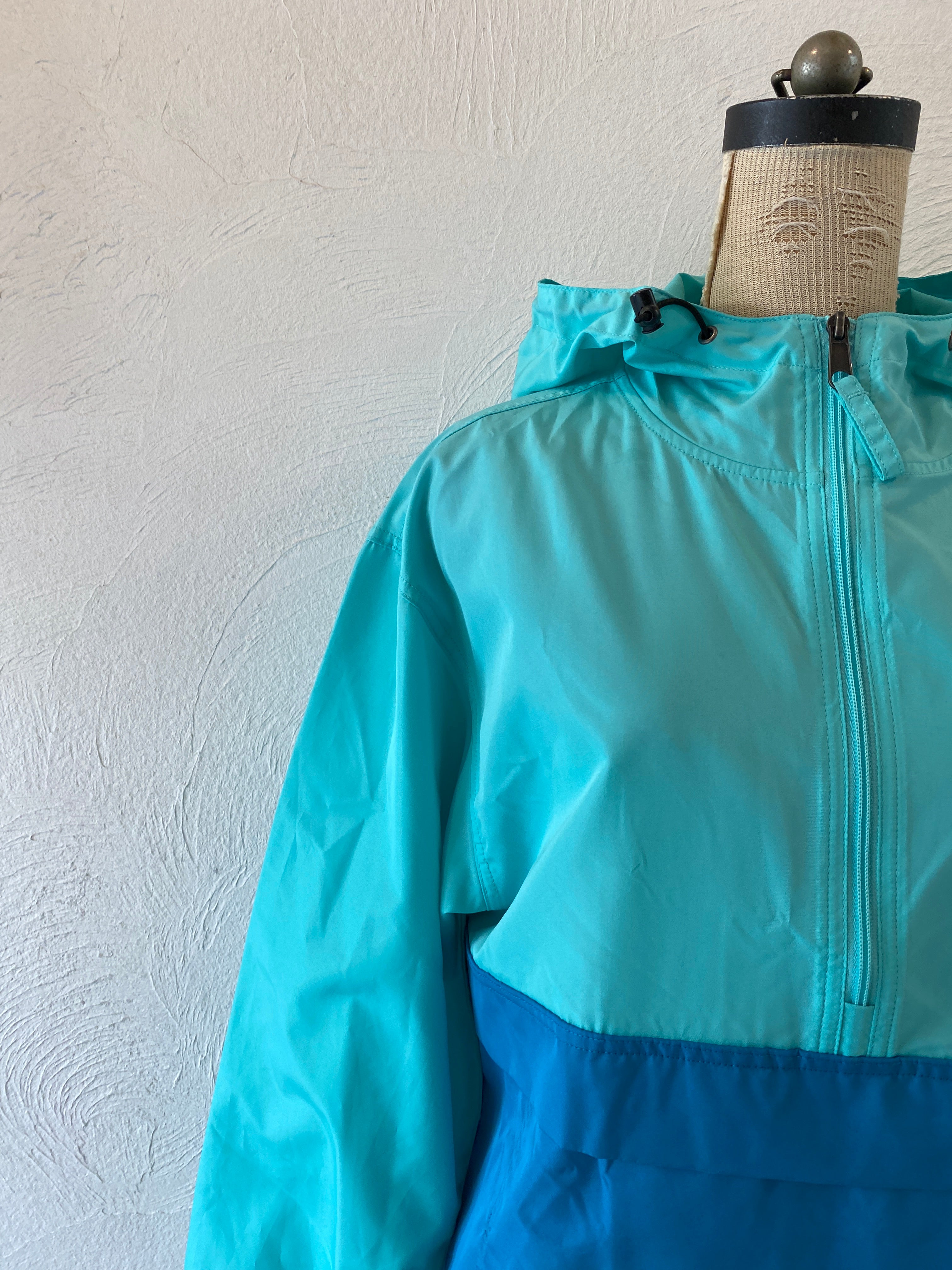 nylon hoodie pullover