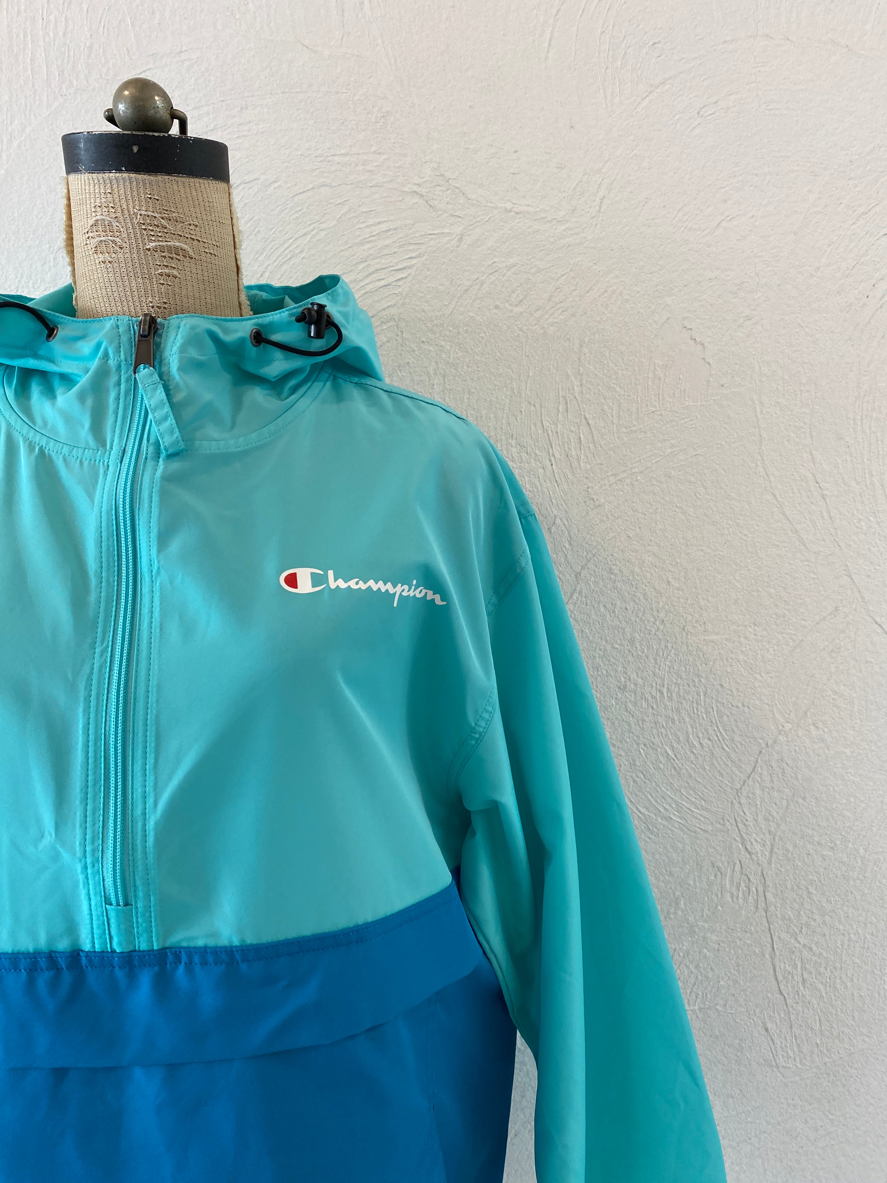 nylon hoodie pullover