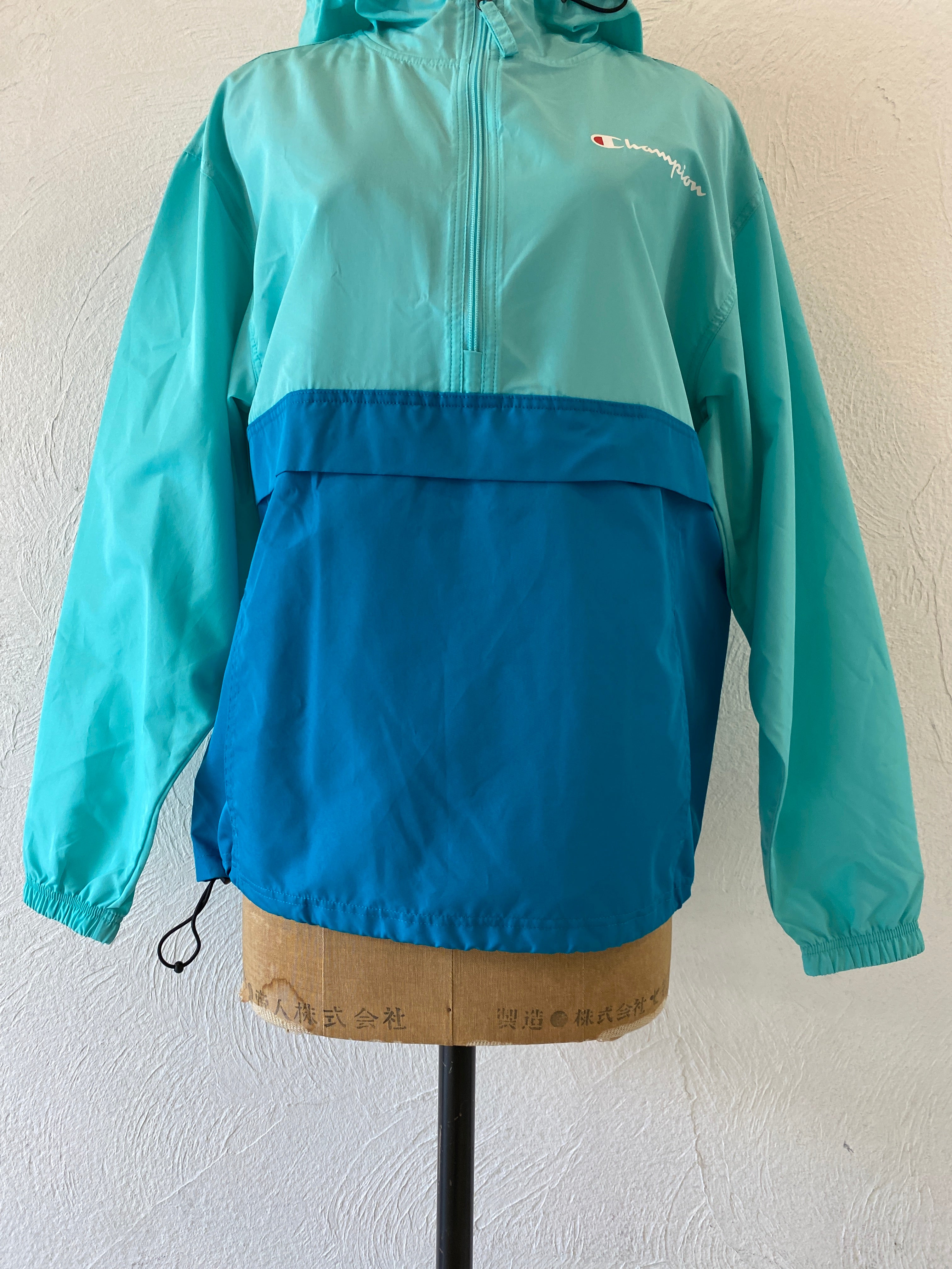 nylon hoodie pullover