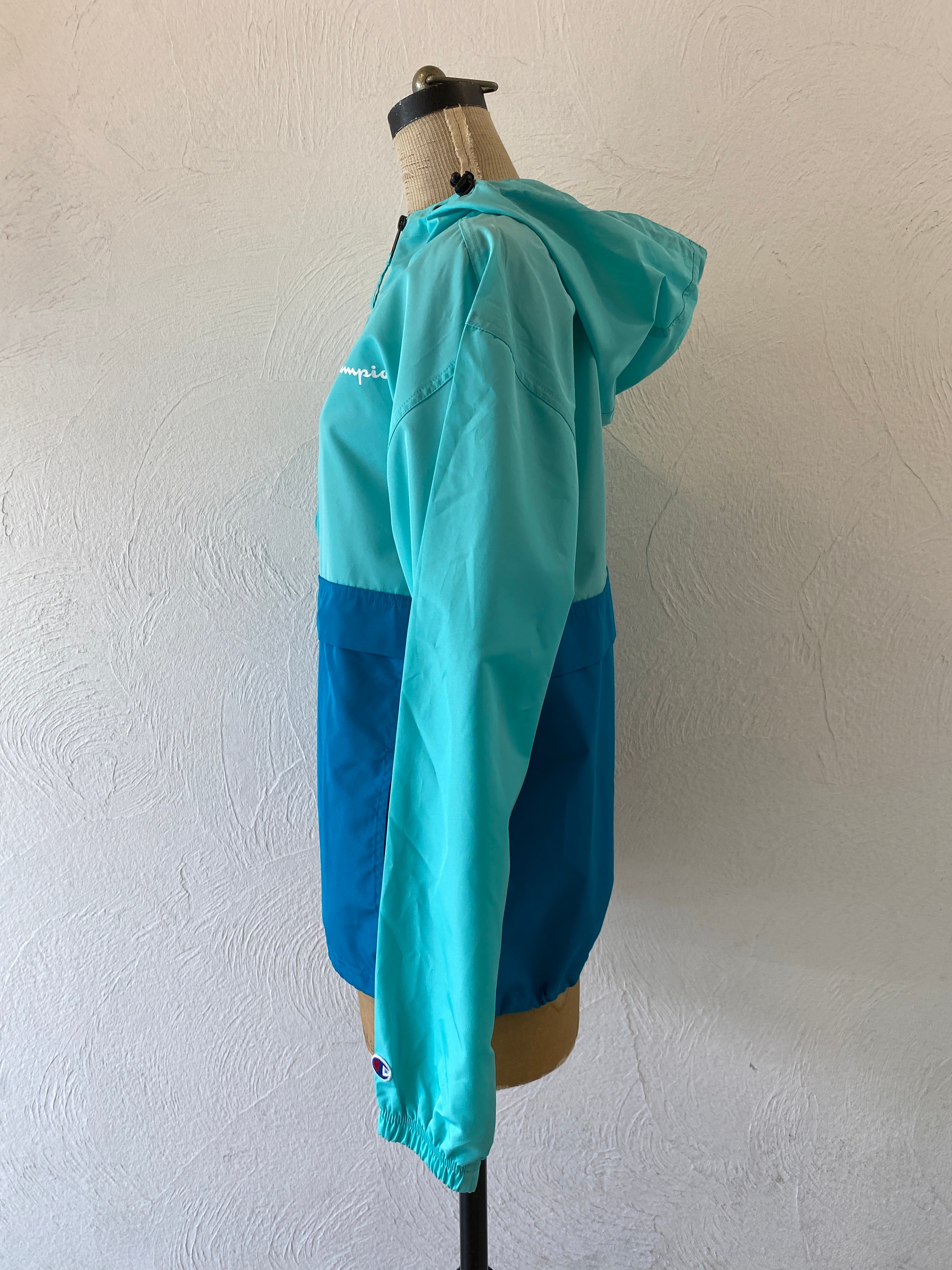 nylon hoodie pullover