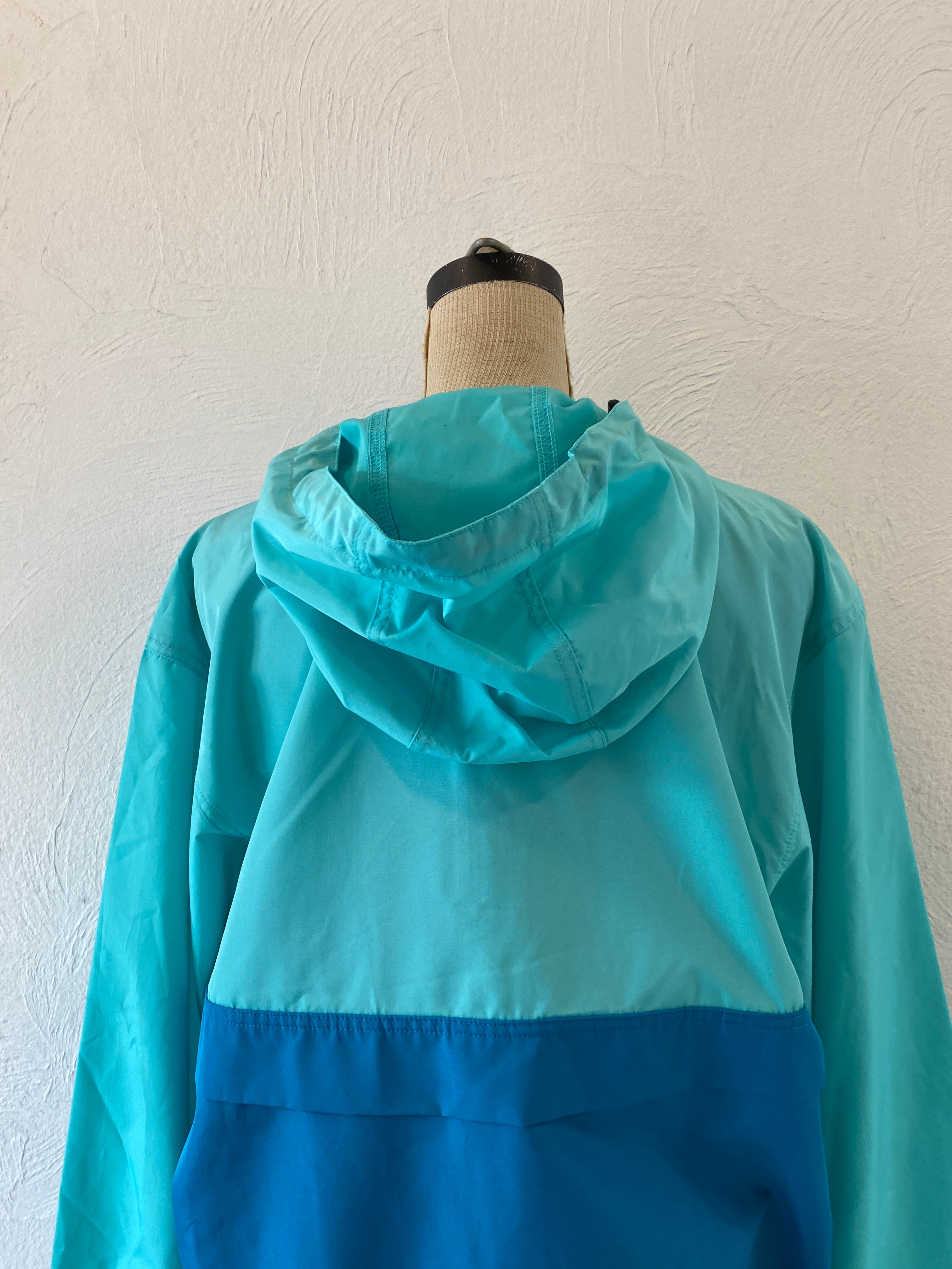 nylon hoodie pullover