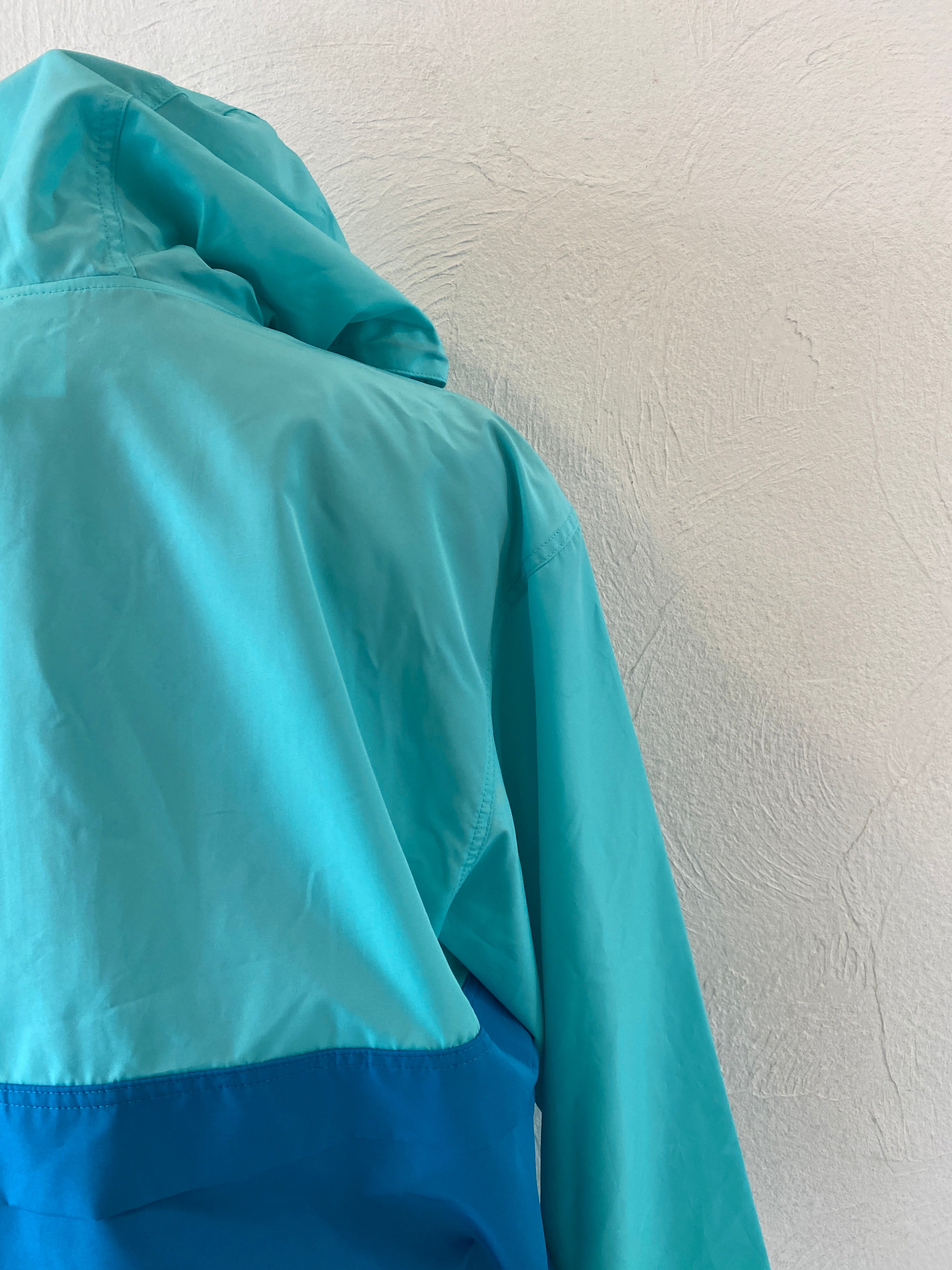 nylon hoodie pullover