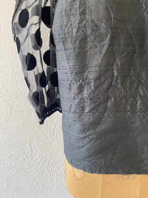 puff sleeve dot blouse